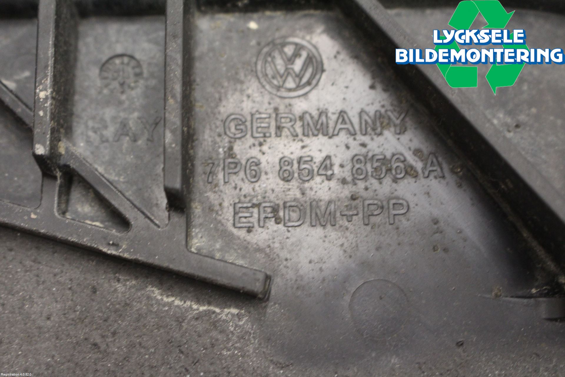 Volkswagen VW TOUAREG 7P 11-18 Stänkskydd