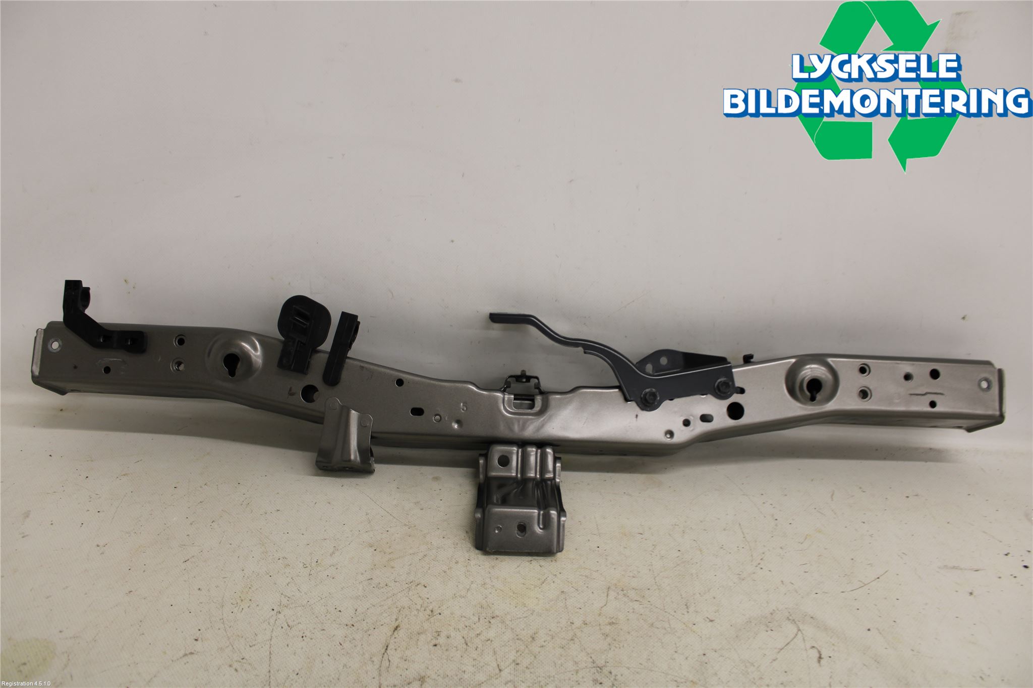 Toyota VERSO 09-18 Front Huvlåsplåt-Balk