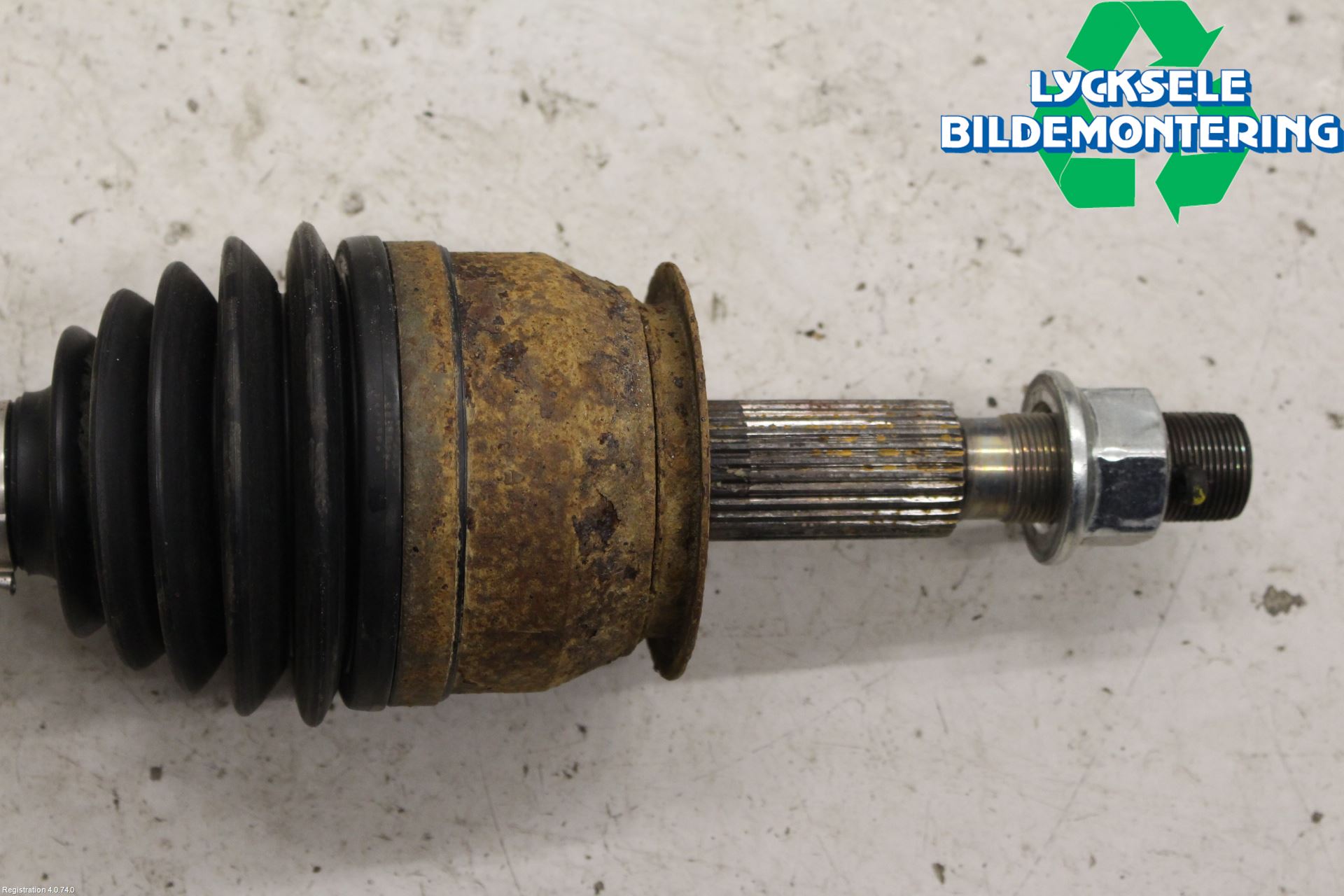 Nissan NAVARA 05-16 Drivaxel Fram Vänster