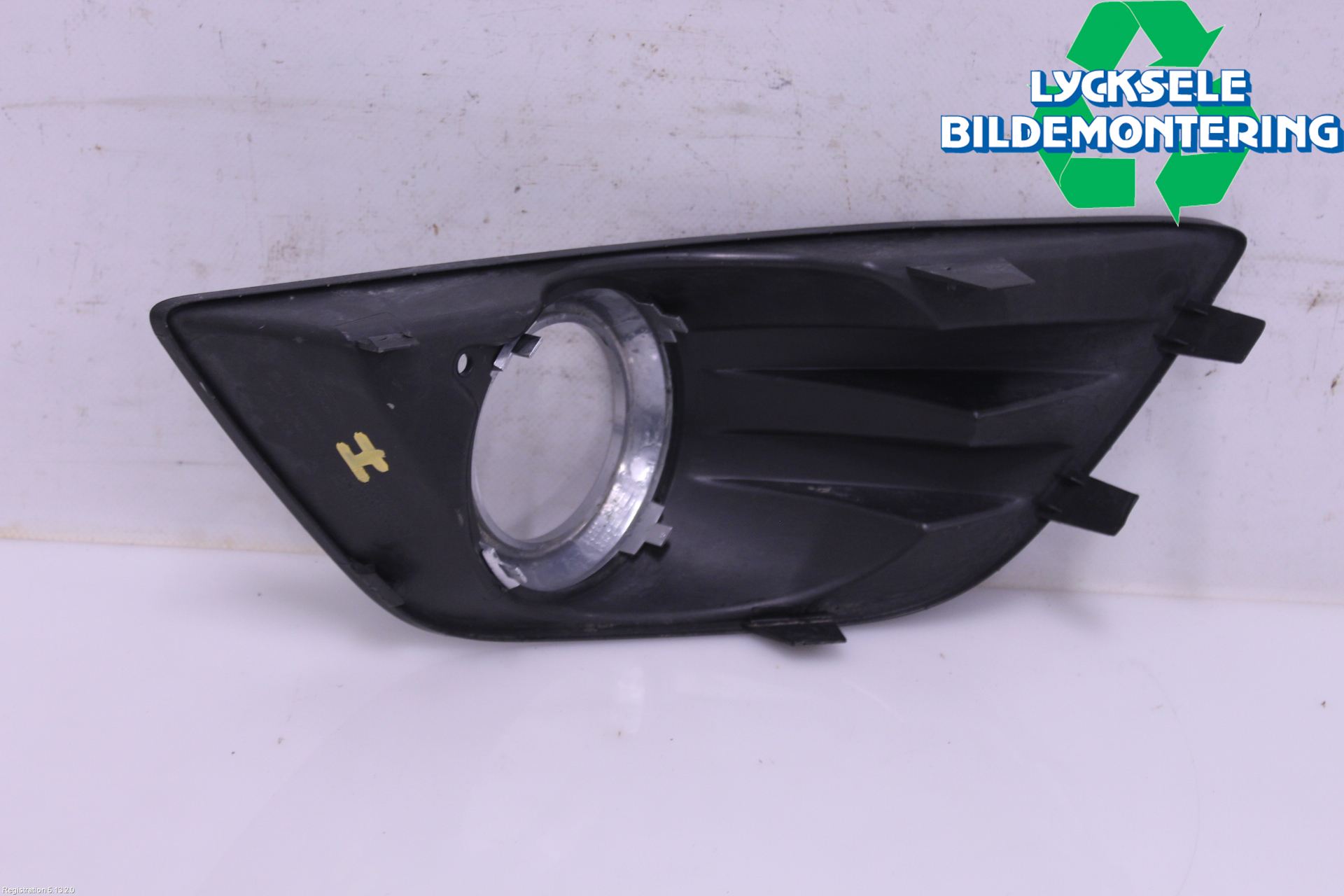 Ford KUGA 08-12 Dimljussarg Fram