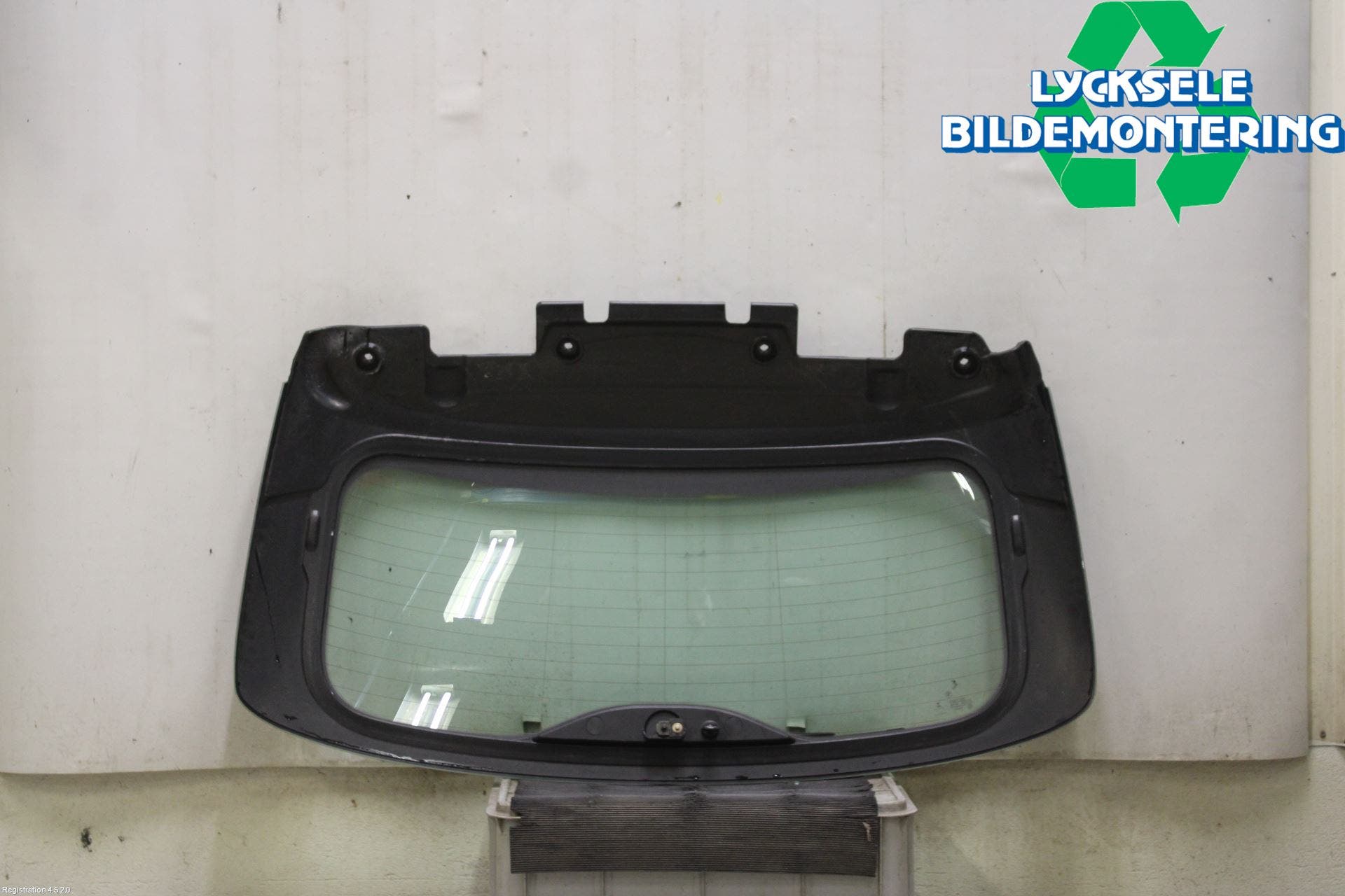 BMW 3 F30/F31/F80 12-19 Bakruta