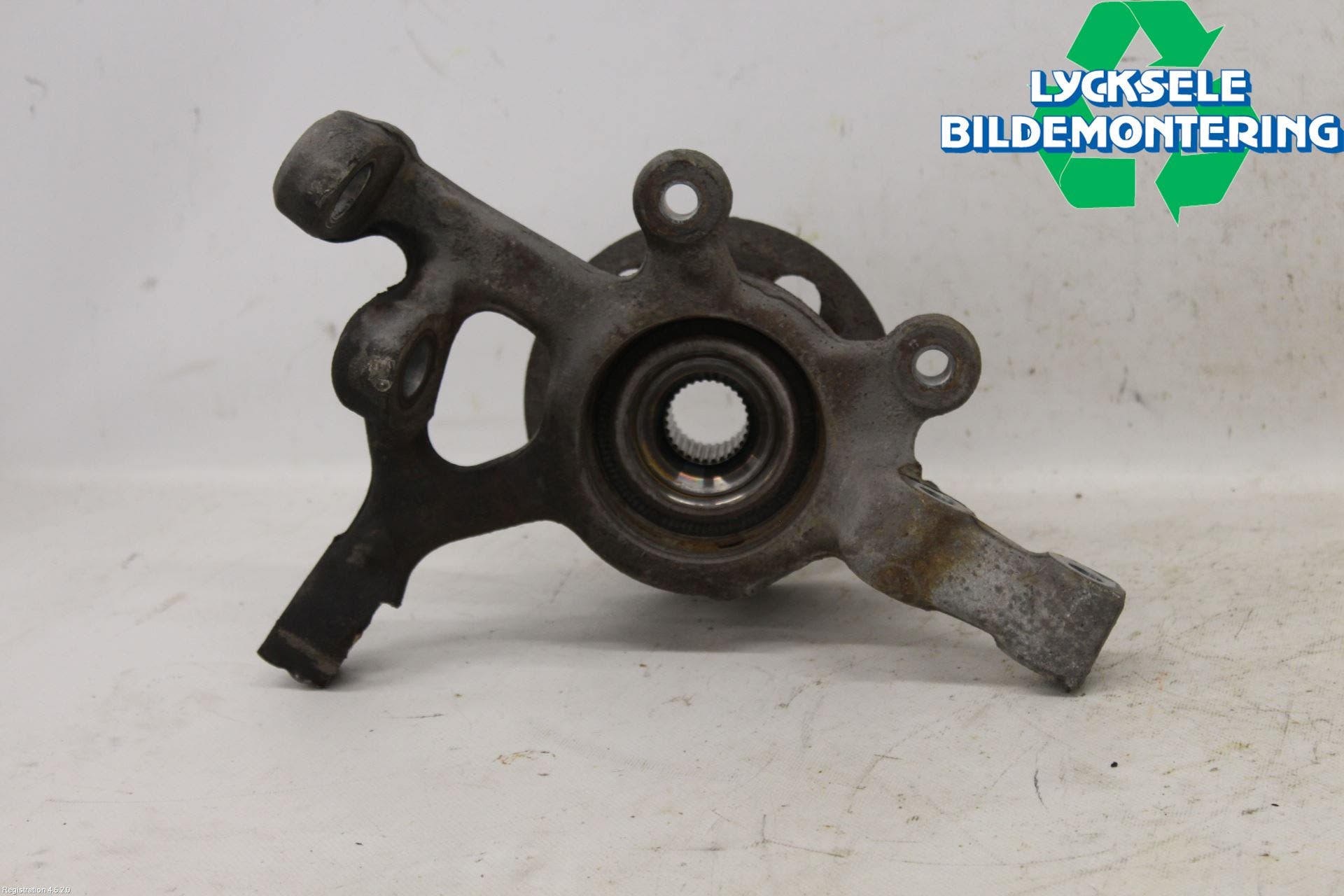 Mercedes-Benz MB E-KLASS (W212) 09-16 Styrspindel Lagerhus Vä