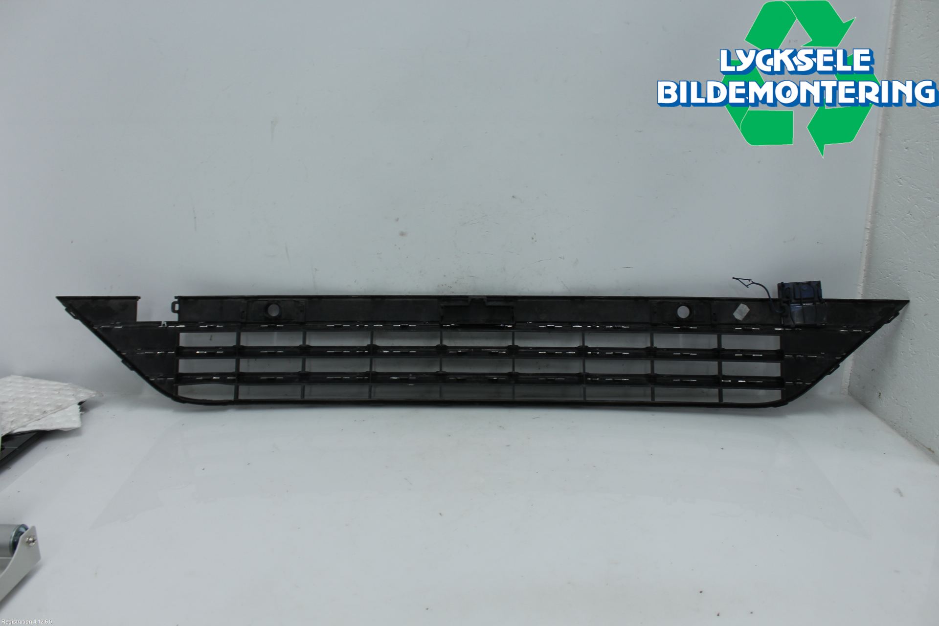 Volkswagen VW TOUAREG 7P 11-18 Grill-Galler