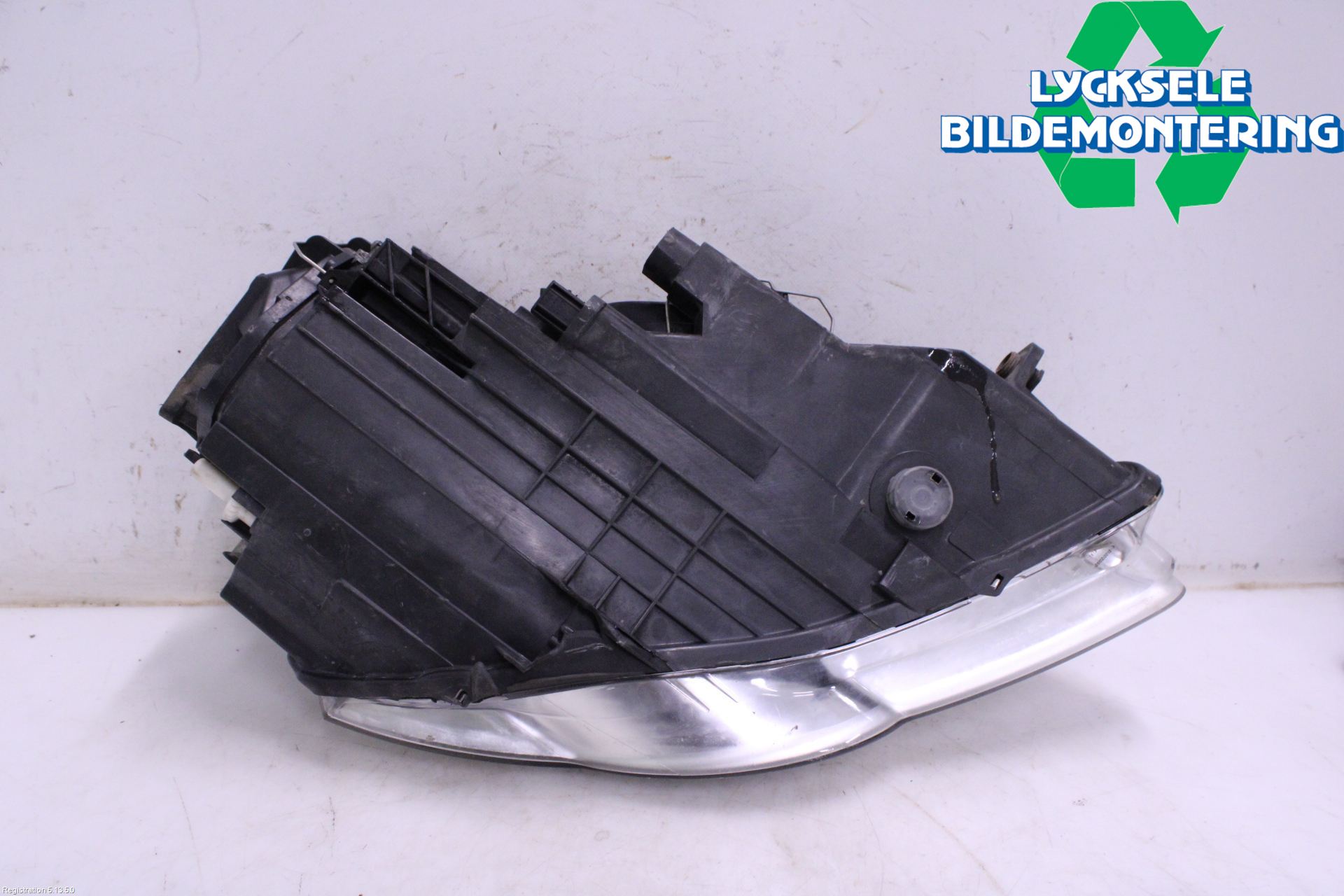 Volkswagen VW PASSAT 05-11 Strålkastare Vänster
