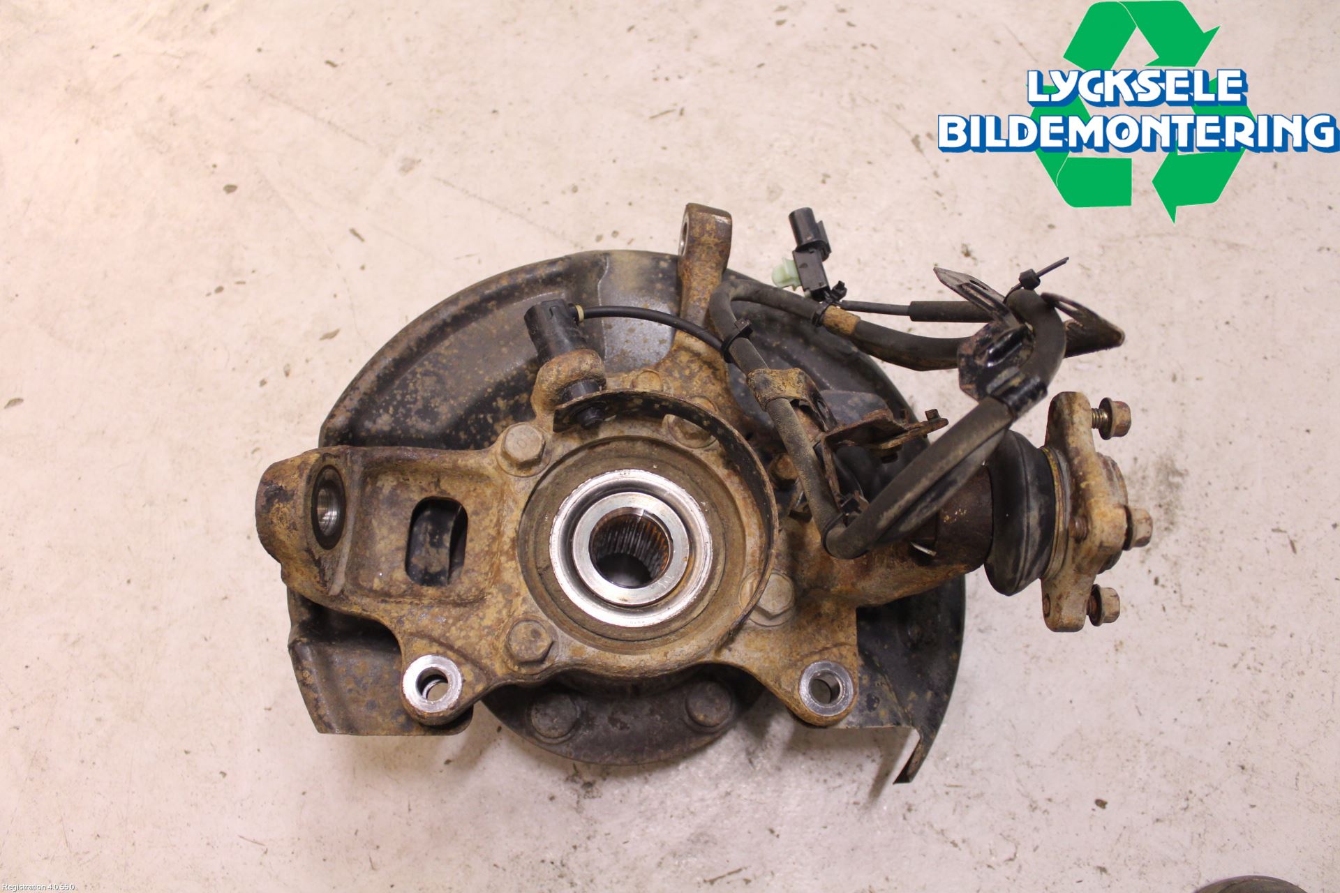 Mitsubishi L200 06-15 Styrspindel Lagerhus Hö