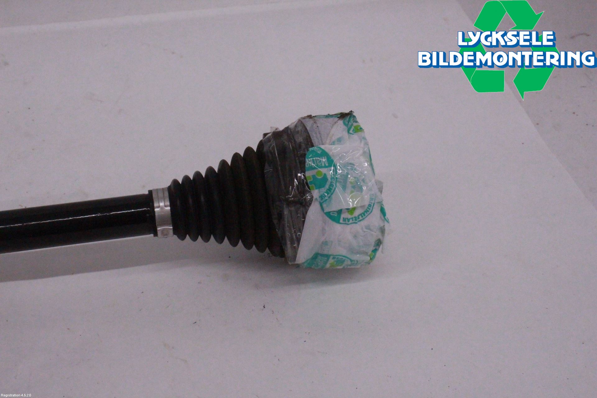 Volkswagen VW PASSAT 20-24 Drivaxel Bak Vänster