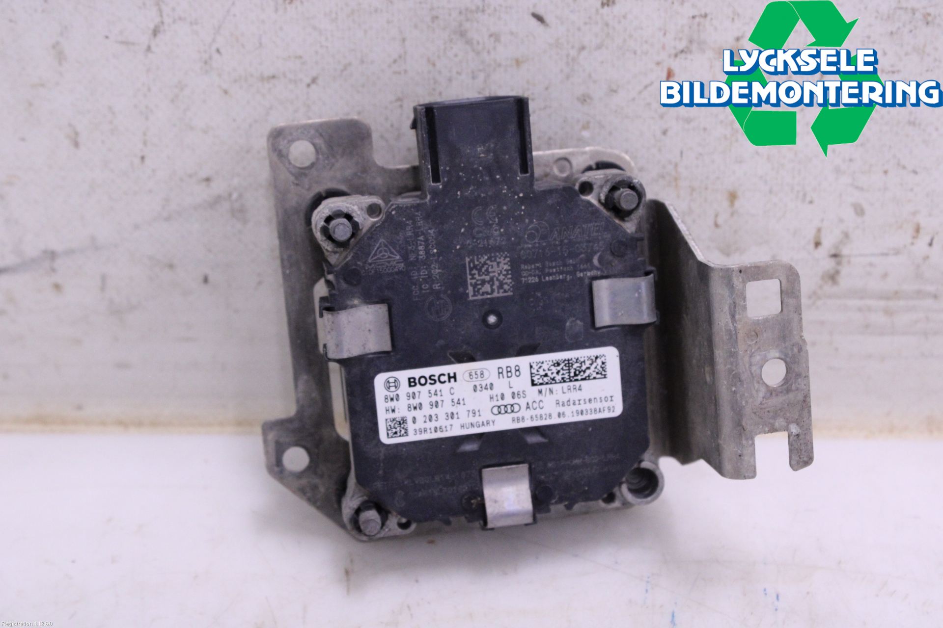 Audi A4/S4 B9 20- Sensor Aktivt Kollisionsskydd