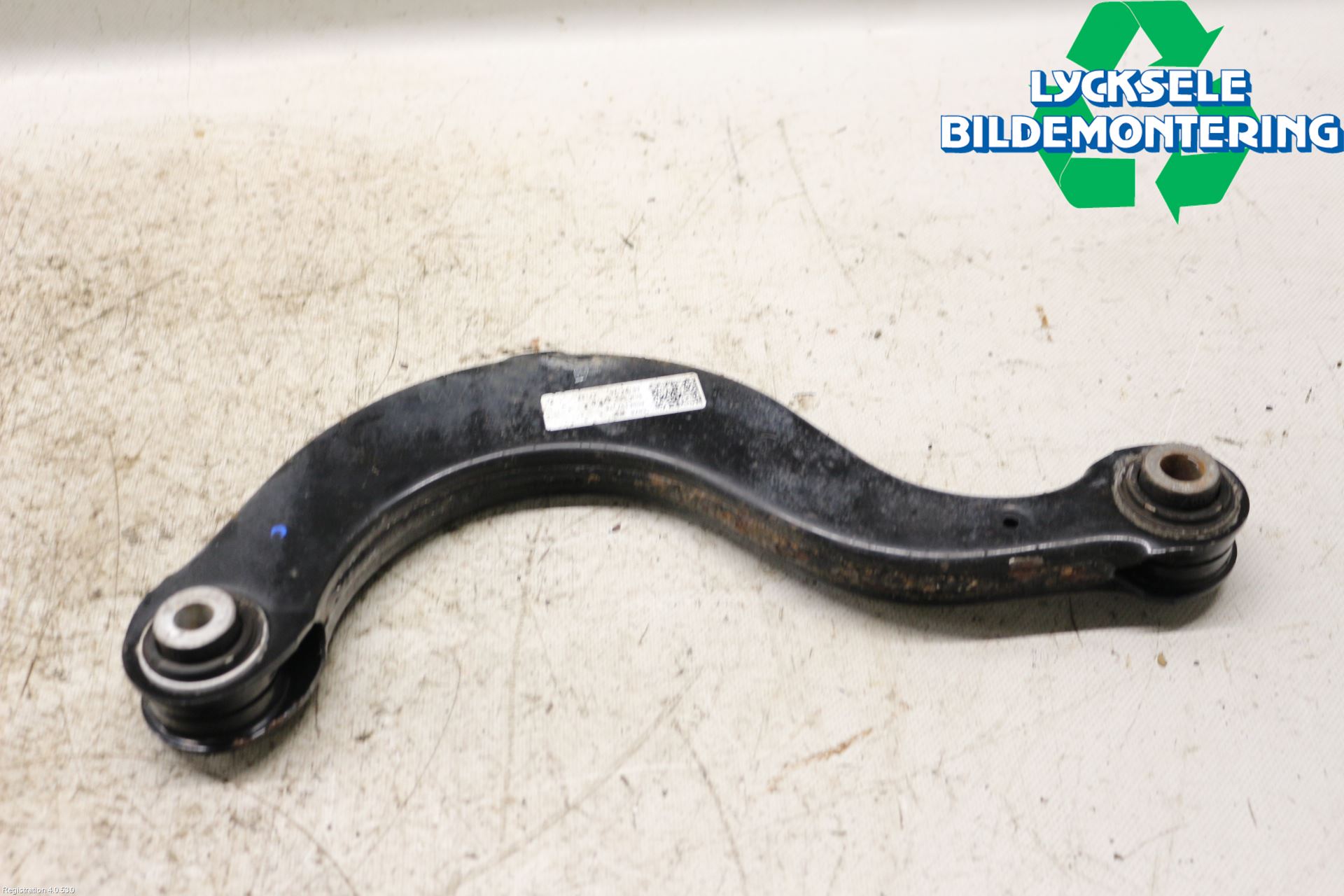 Volkswagen VW PASSAT 15-19 Bärarm Bak Vänster