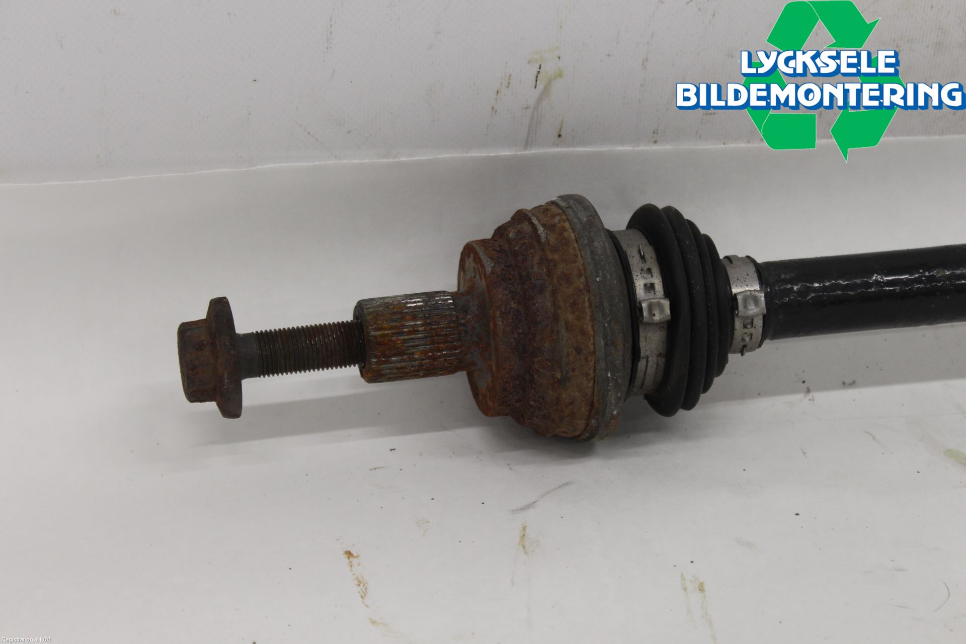 Skoda SUPERB 09-15 Drivaxel Bak Höger