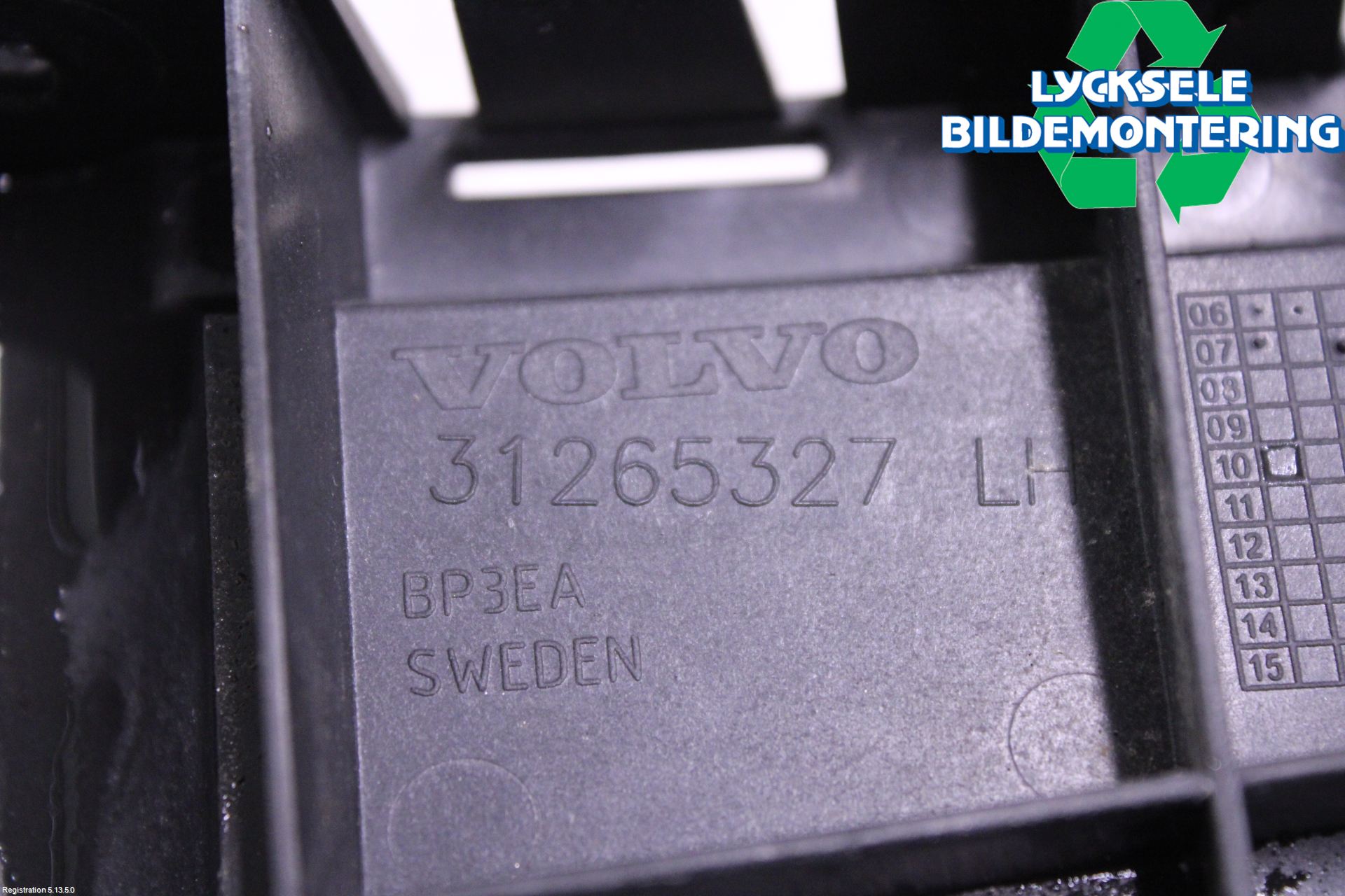 Volvo V70 08-13 Stötfångarfäste Bak Vä