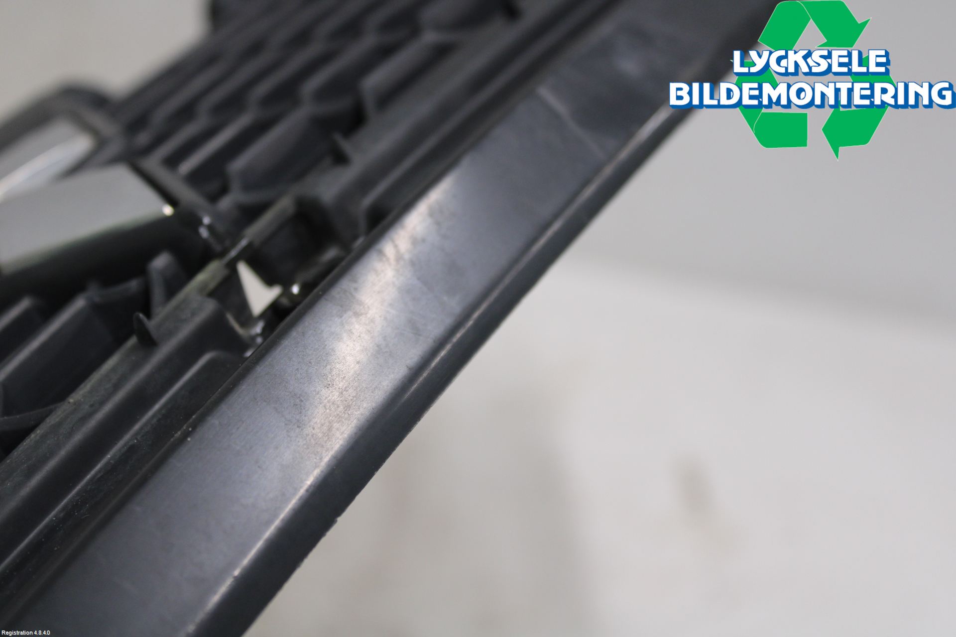 Mitsubishi OUTLANDER 07-12 Grill Komp