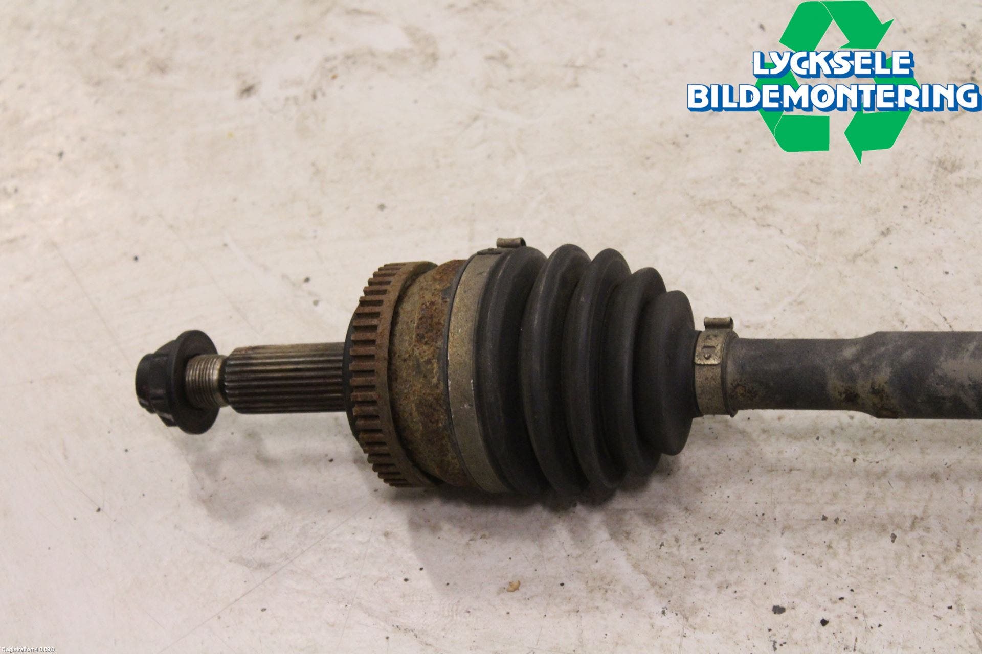 Hyundai i40 08-15 Drivaxel Fram Höger