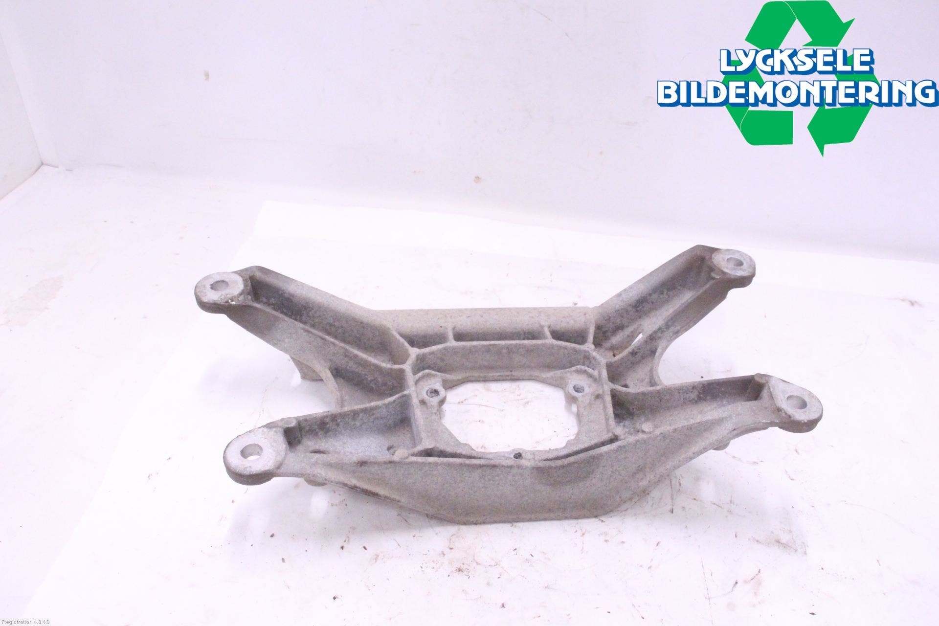 Audi A4/S4 08-11 Växellådsbalk