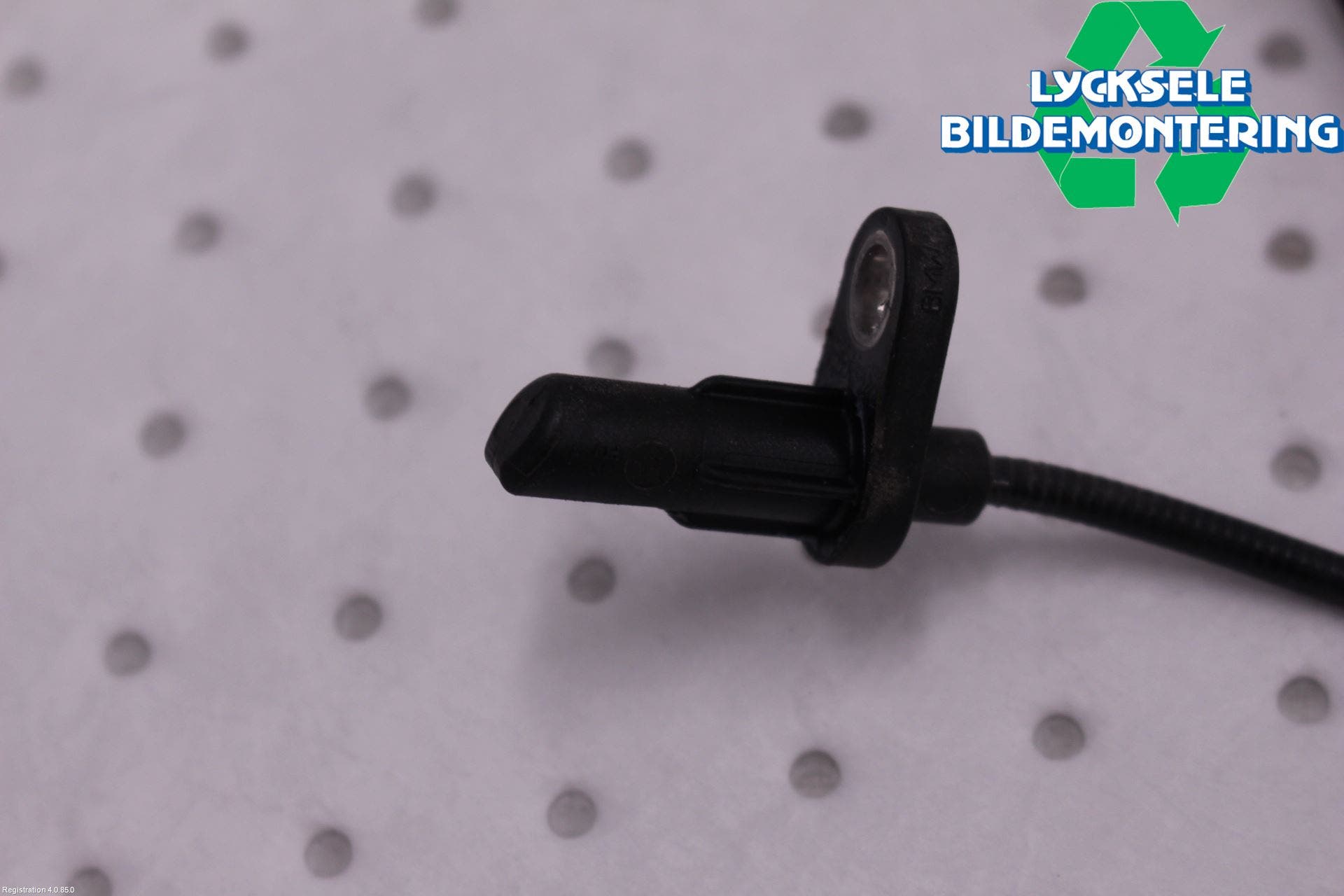 BMW 5 G30/G31/F90 17-23 Abs Sensor