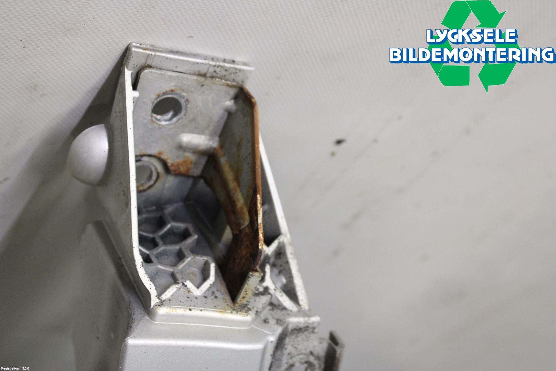 Ford KUGA 08-12 Skärm Fram Vänster