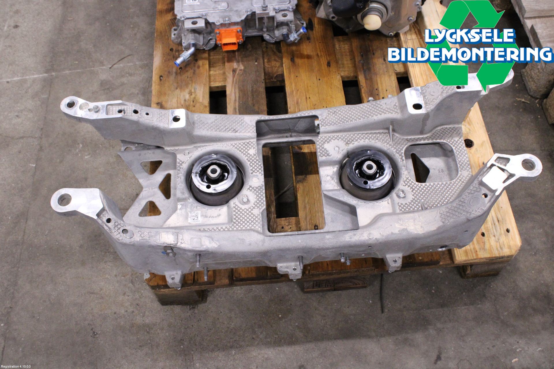 Ford MUSTANG Mach-E 21- Motorfäste