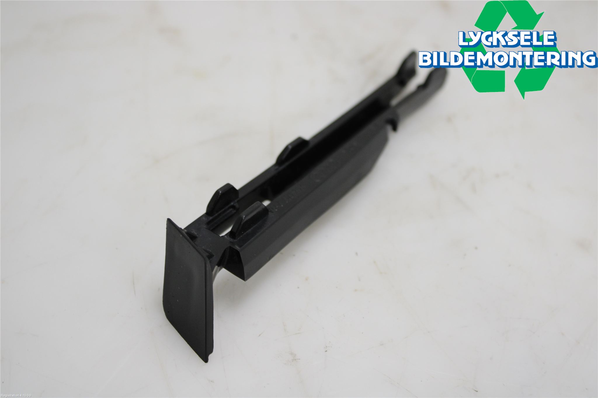 Audi A3/S3 8V 13-20 Stötfångarfäste Bak Vä