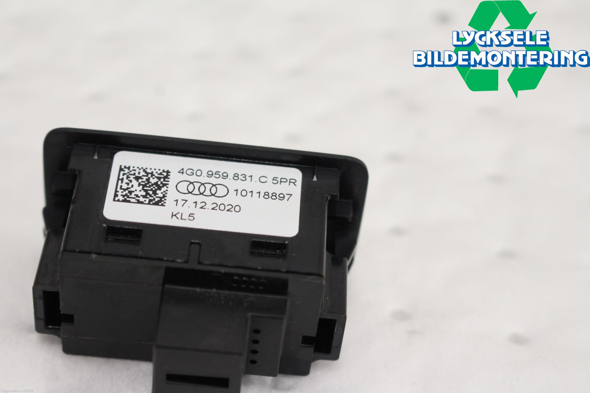 Audi A6 F2/C8 19- Strömställare Baklucka