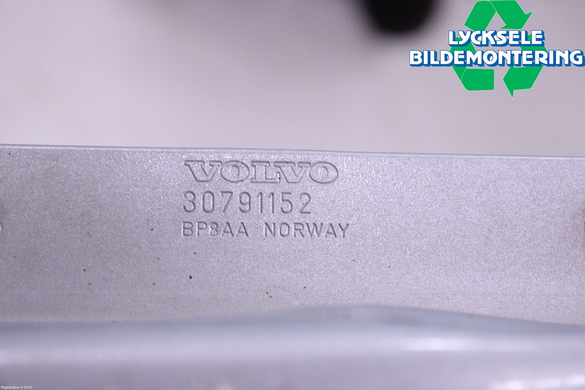 Volvo V70 08-13 Stötfångarbalk Fram