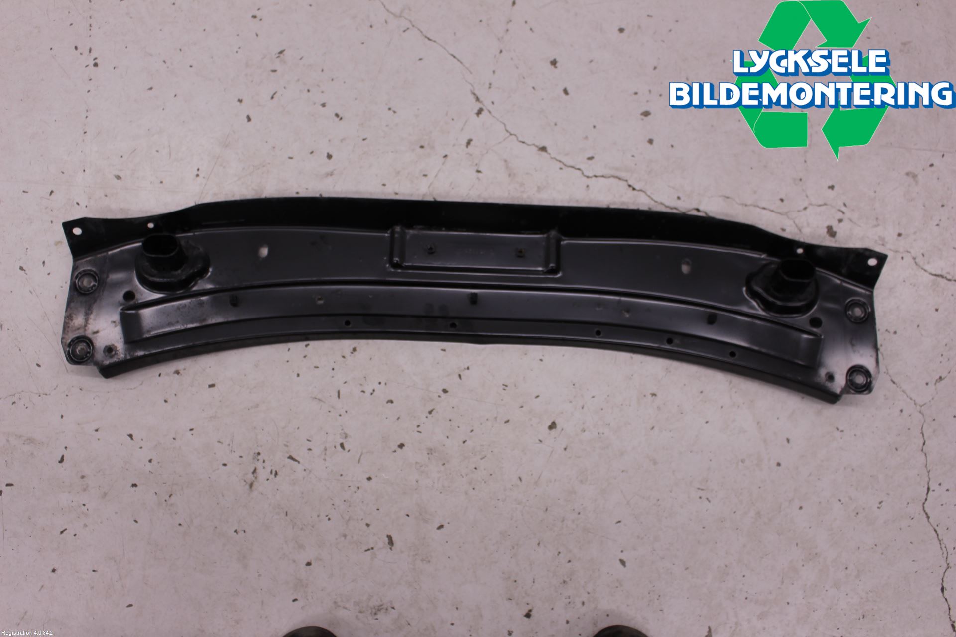 Mercedes-Benz MB ML (W164) 05-11 Front Huvlåsplåt-Balk