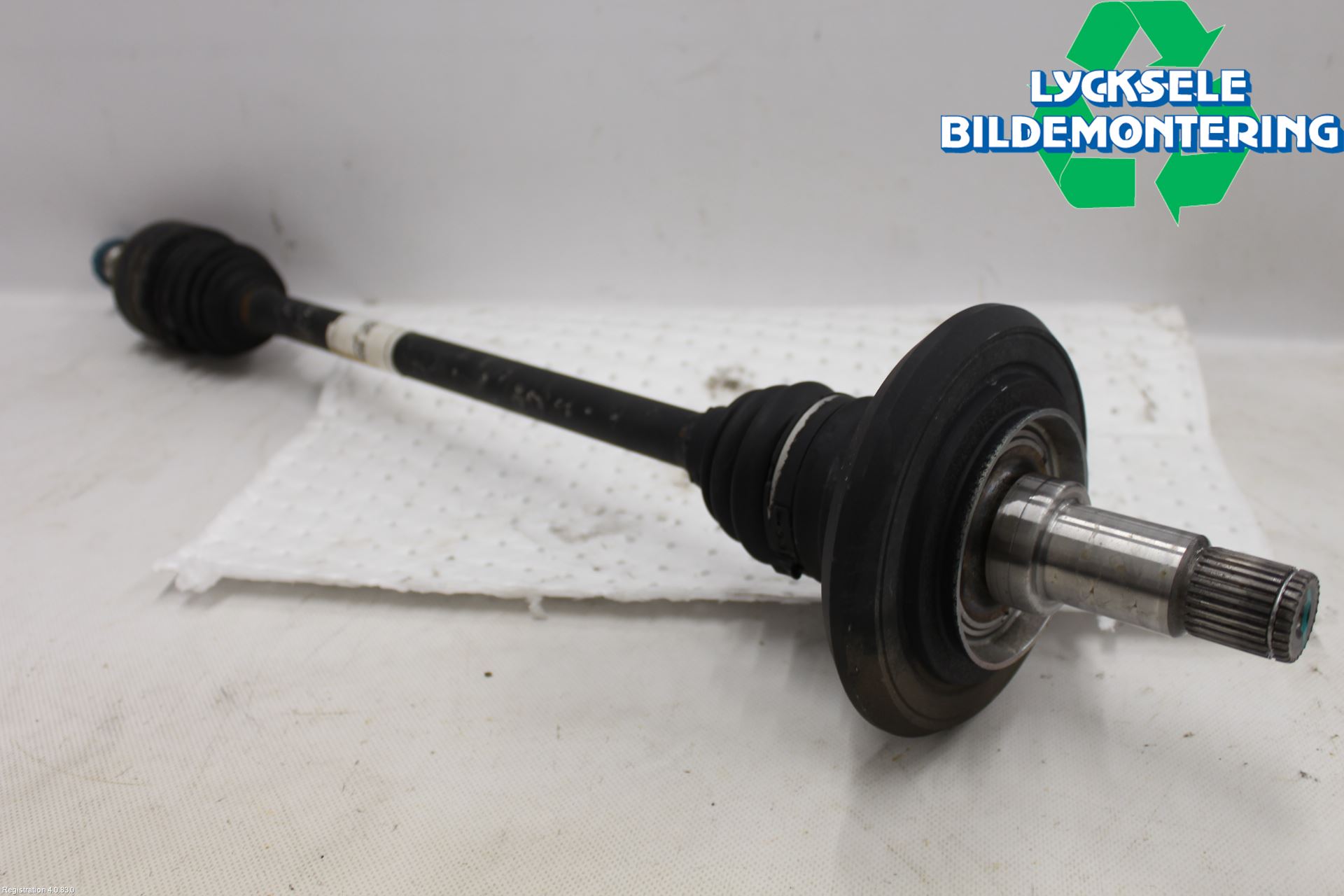Mercedes-Benz MB E-KLASS (W213) 16-23 Drivaxel Bak Vänster