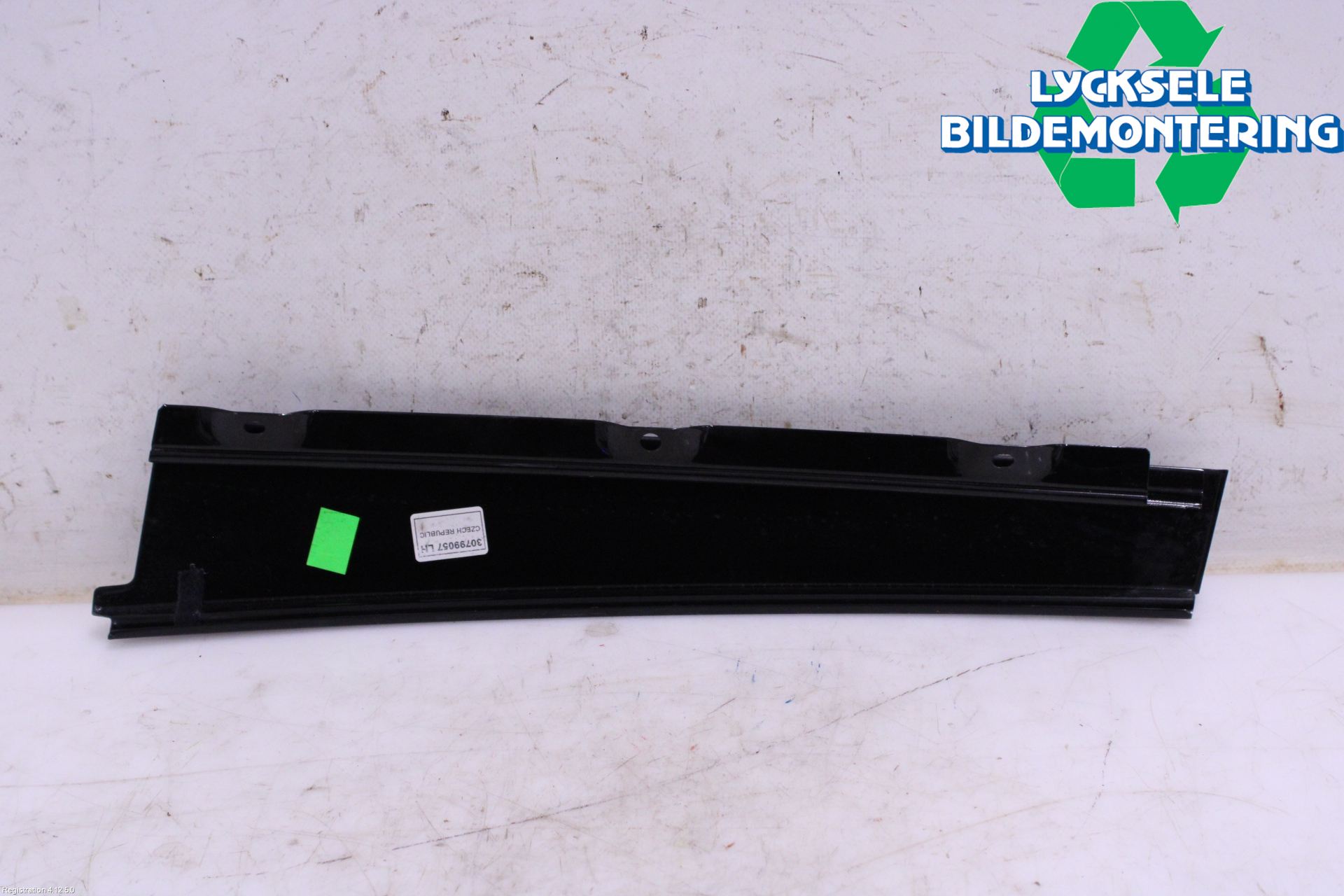 Volvo XC70 08-13 Dörr Dekorlist Bak Vä