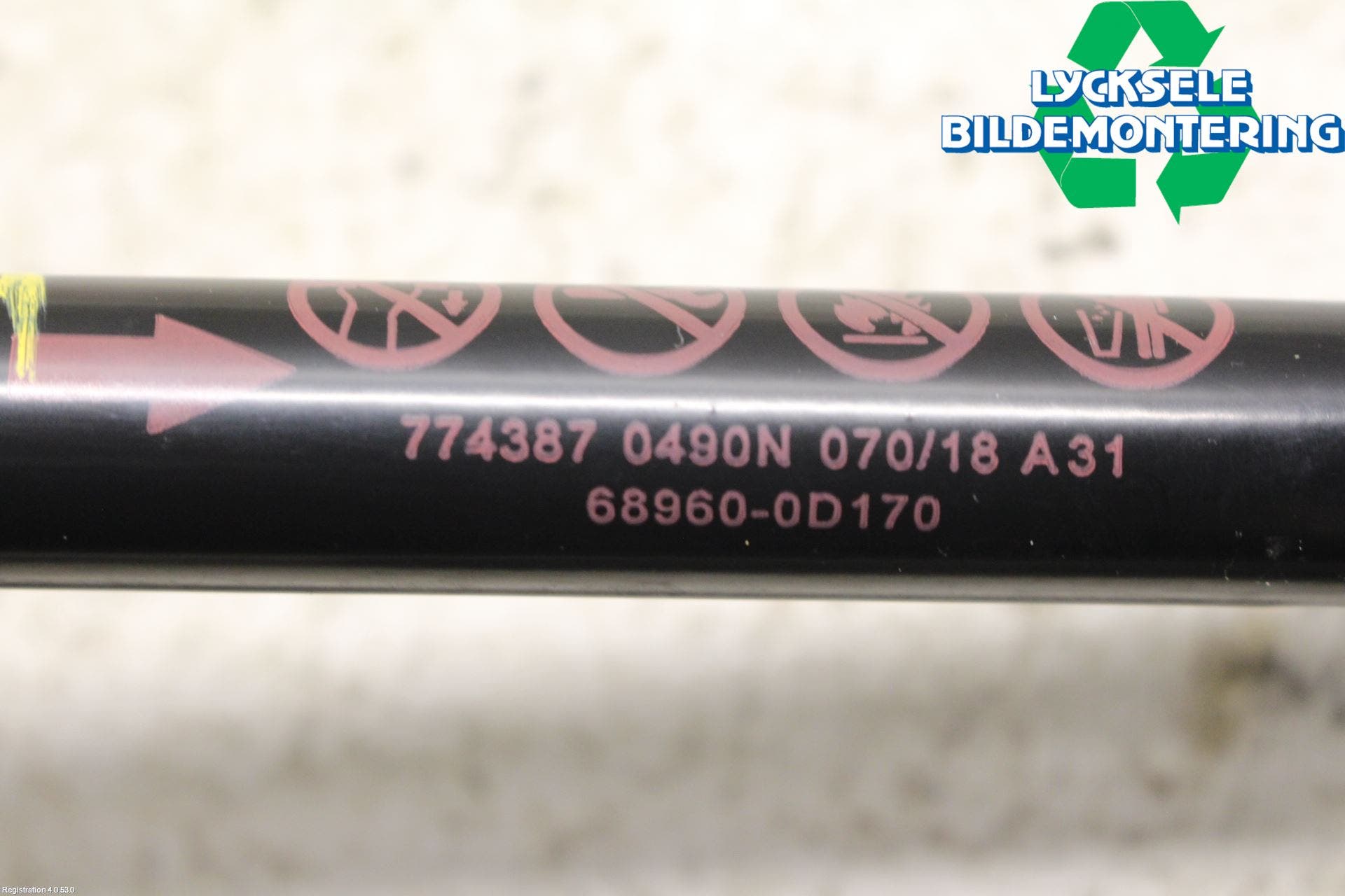 Toyota YARIS XP130 15-20 Gasfjäder Baklucka