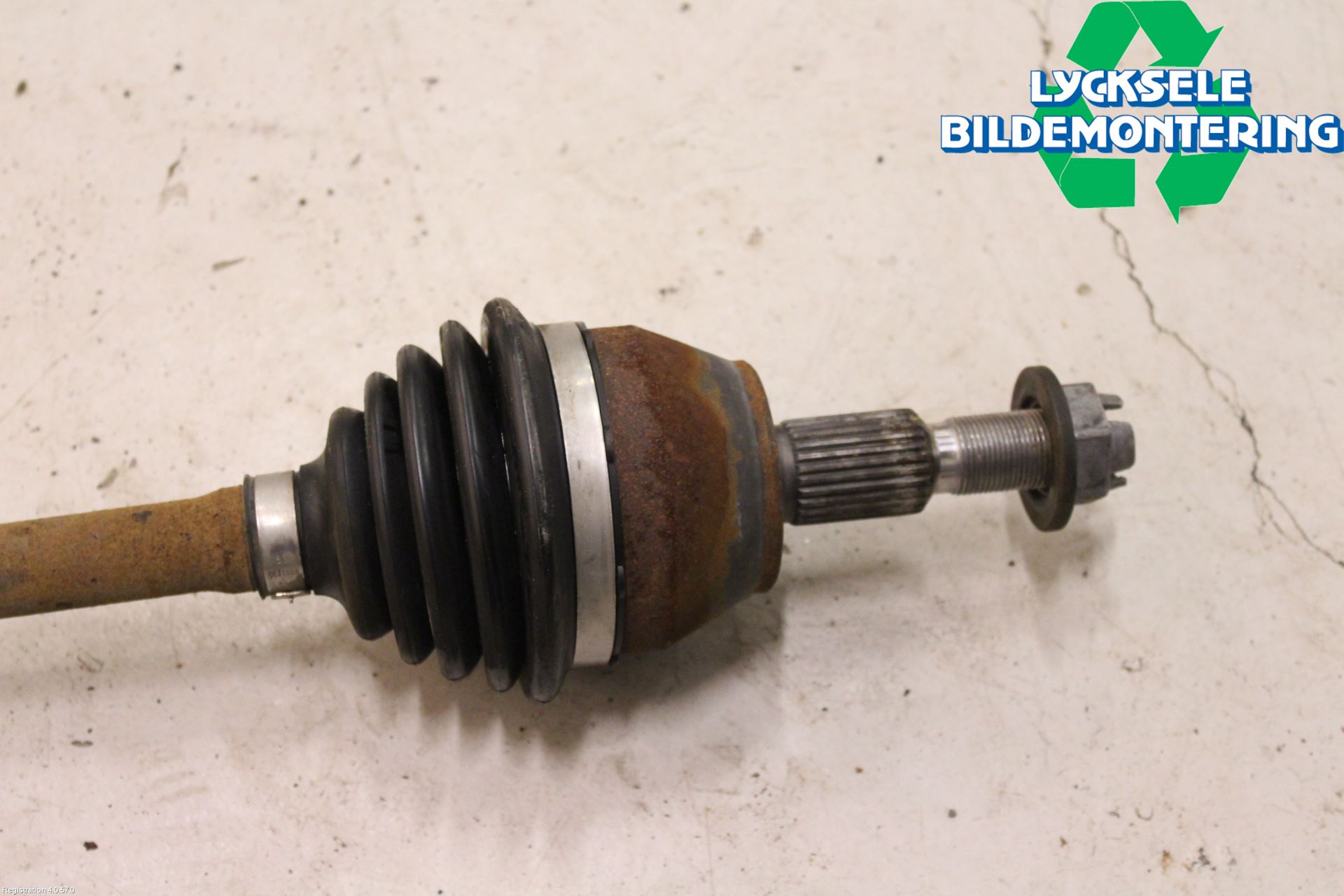 Ford FOCUS 15-18 Drivaxel Fram Höger