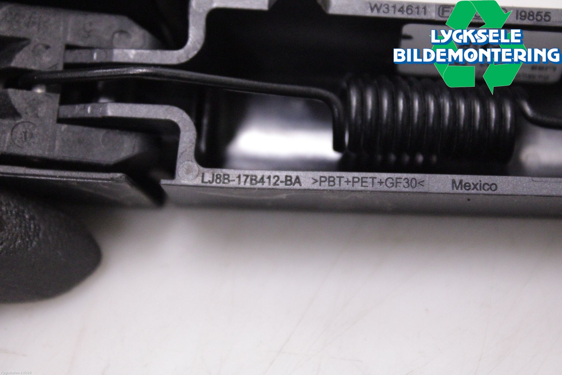 Ford MUSTANG Mach-E 21- Torkararm-Bakruta