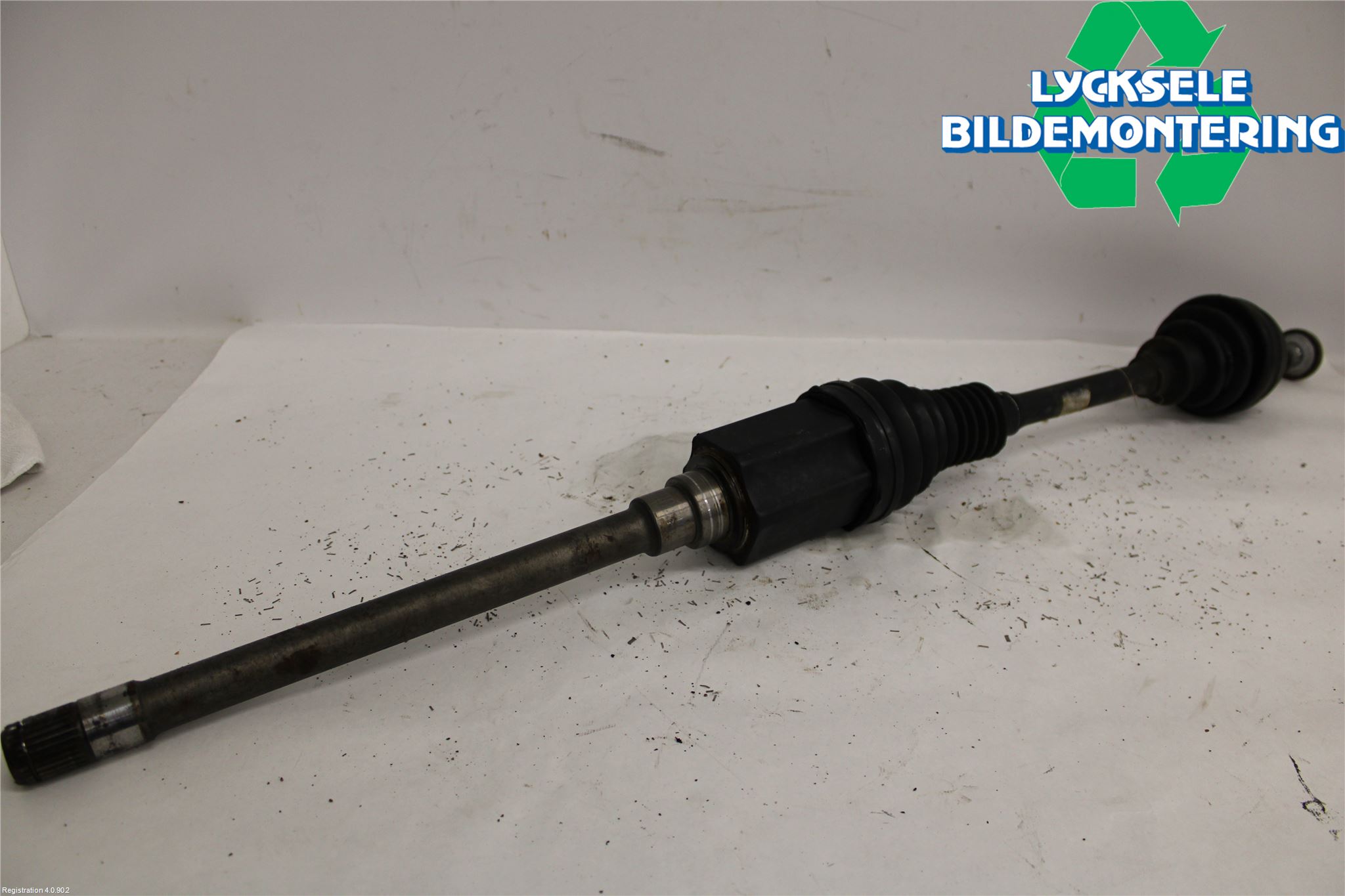 BMW 5 GT F07 09-17 Drivaxel Fram Höger