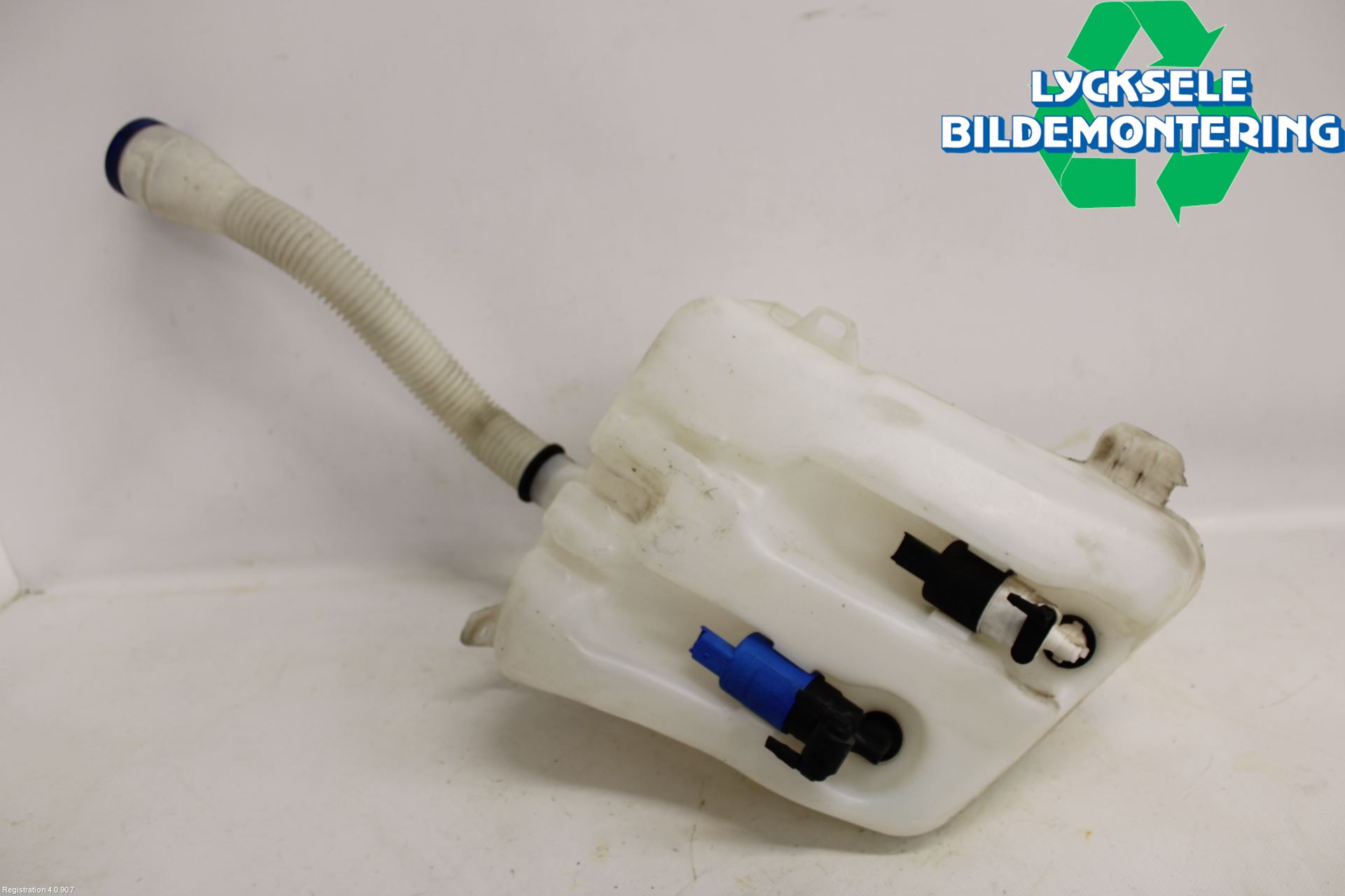 Peugeot PARTNER 08-15 Spolartank Vindruta