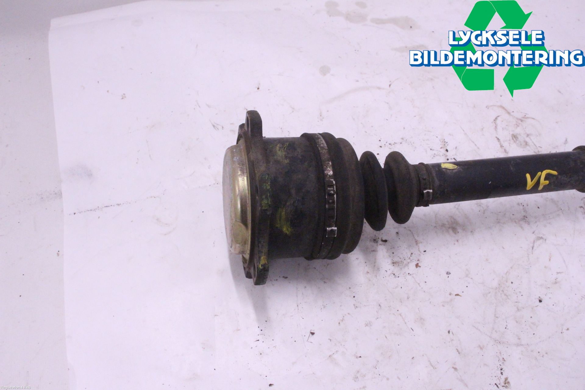 Audi V8       89- Drivaxel Fram Vänster