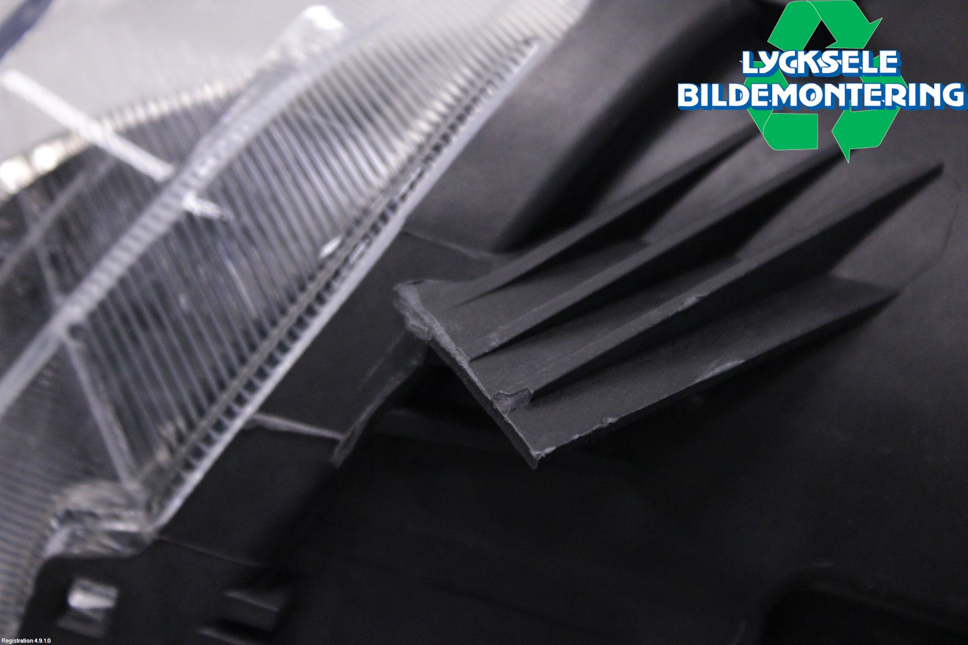 Ford KUGA 13-16 Strålkastare Höger