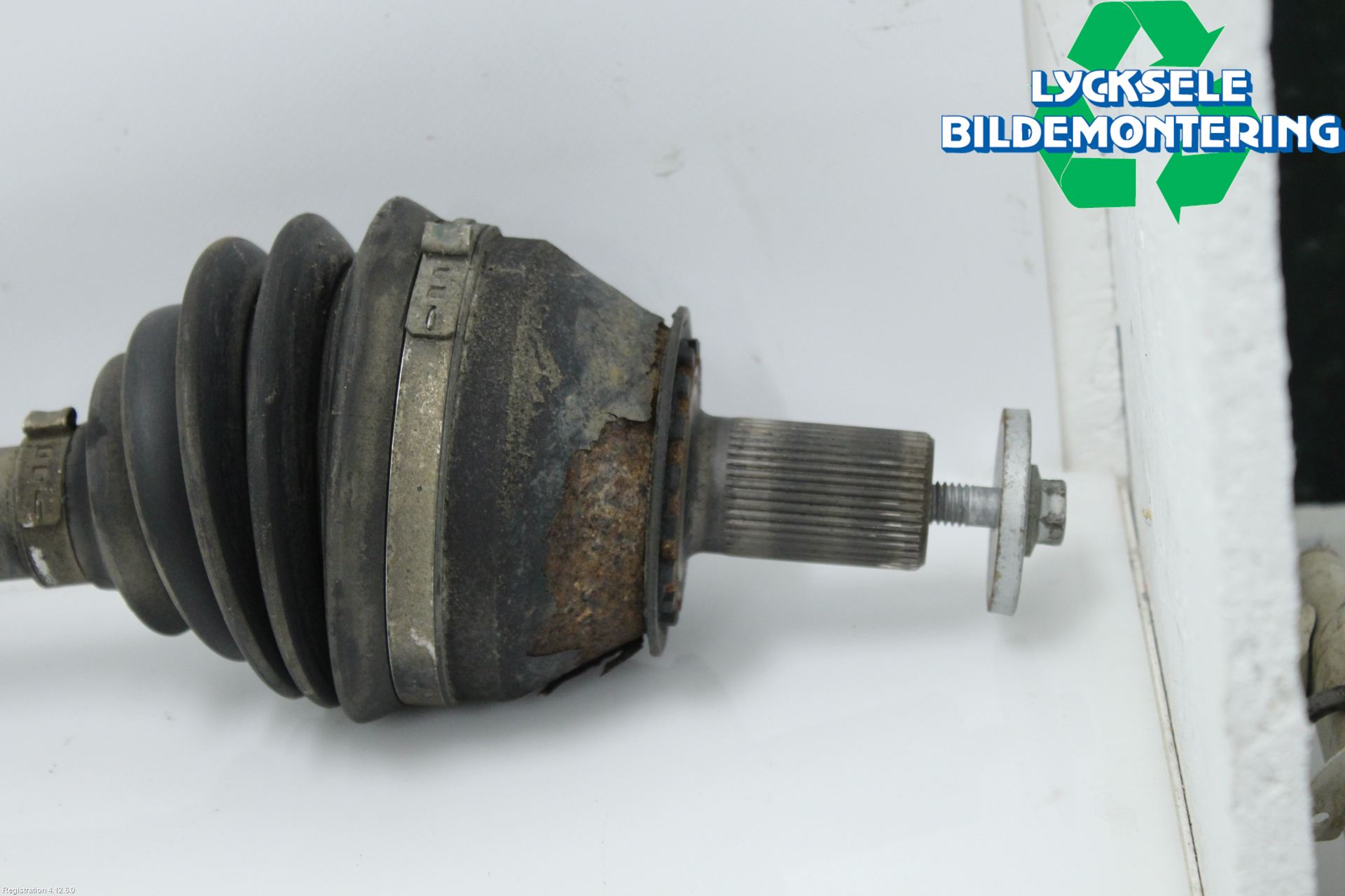 Volvo XC70 08-13 Drivaxel Fram Höger