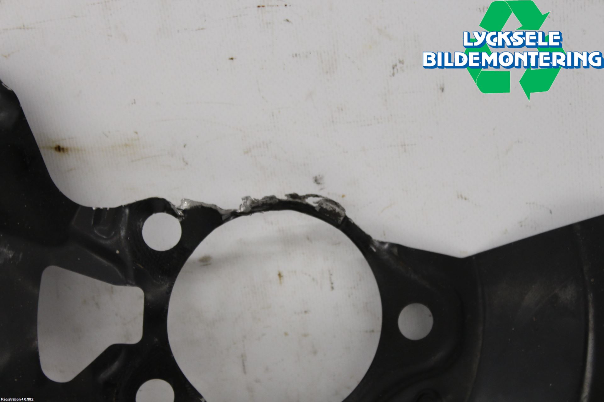 Toyota YARIS CROSS XP21 21- Bromssköld Fram