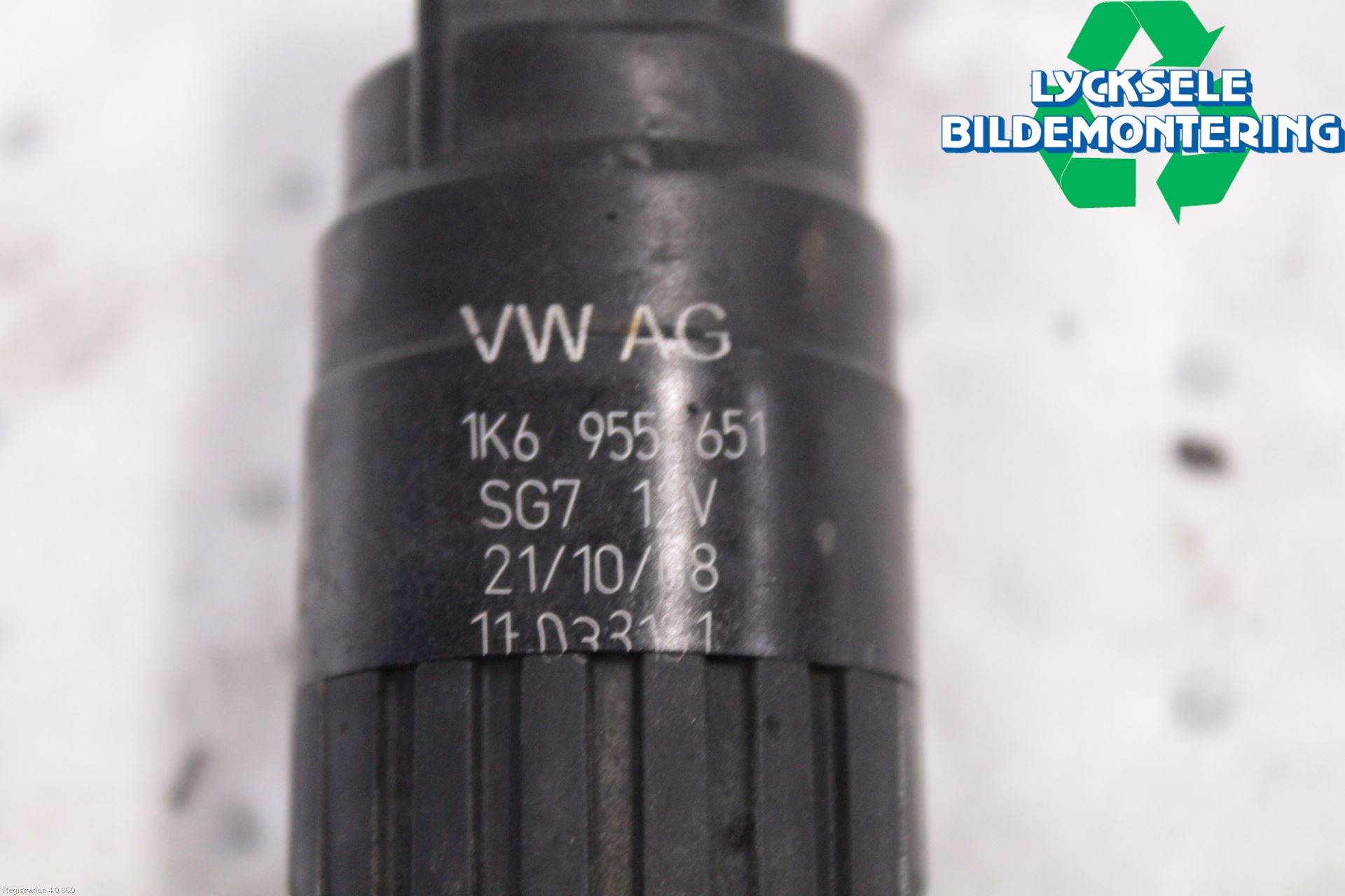 Volkswagen VW CADDY      04-10 Spolarpump Vindruta