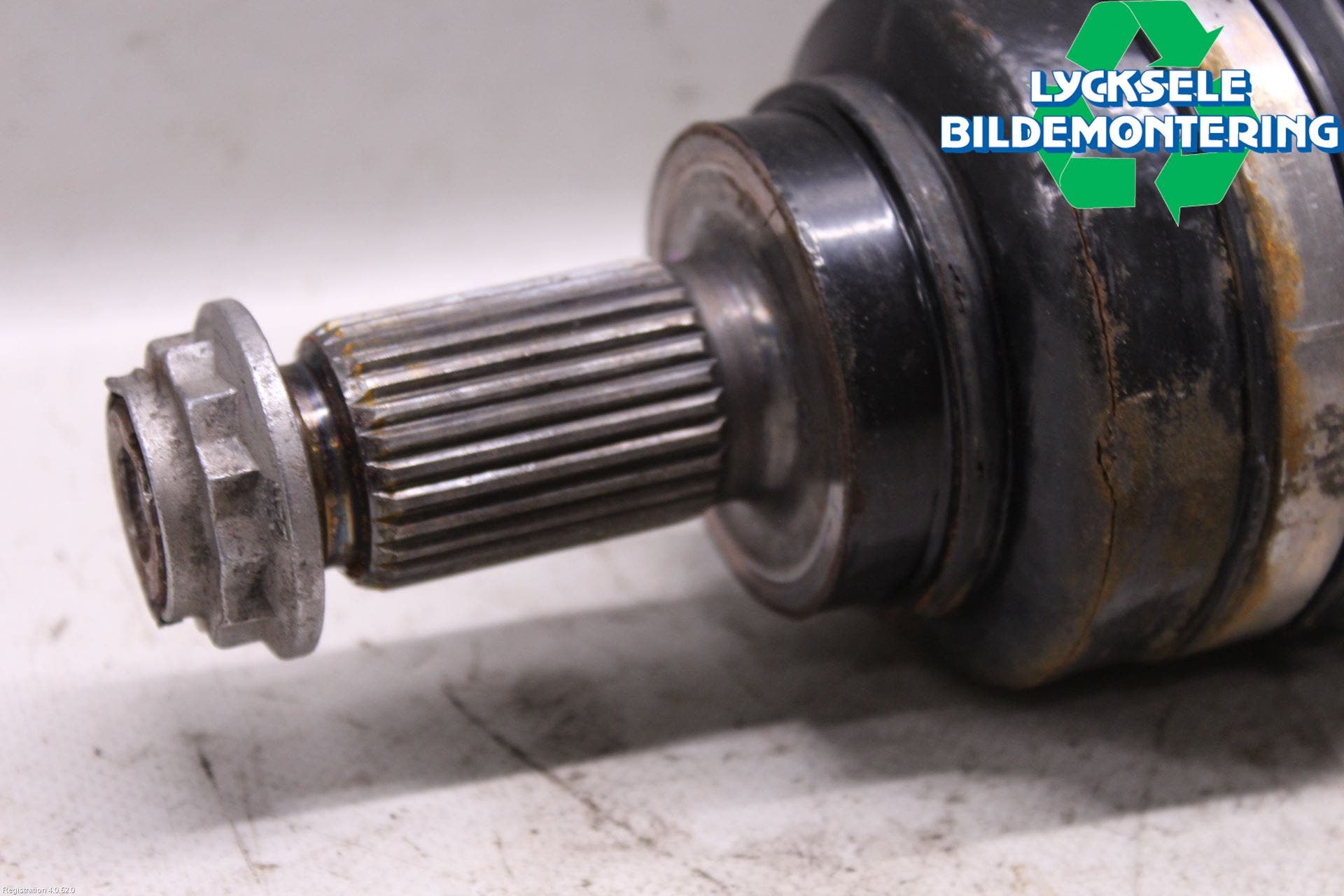 BMW 1 F20/F21 11-19 Drivaxel Bak Höger