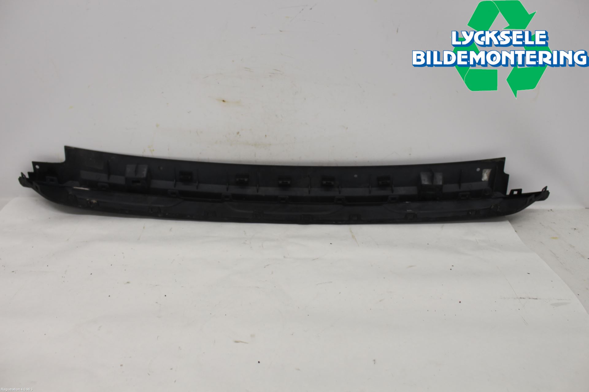 Volkswagen VW TIGUAN 16-24 Stötfångardel Bak Mitt