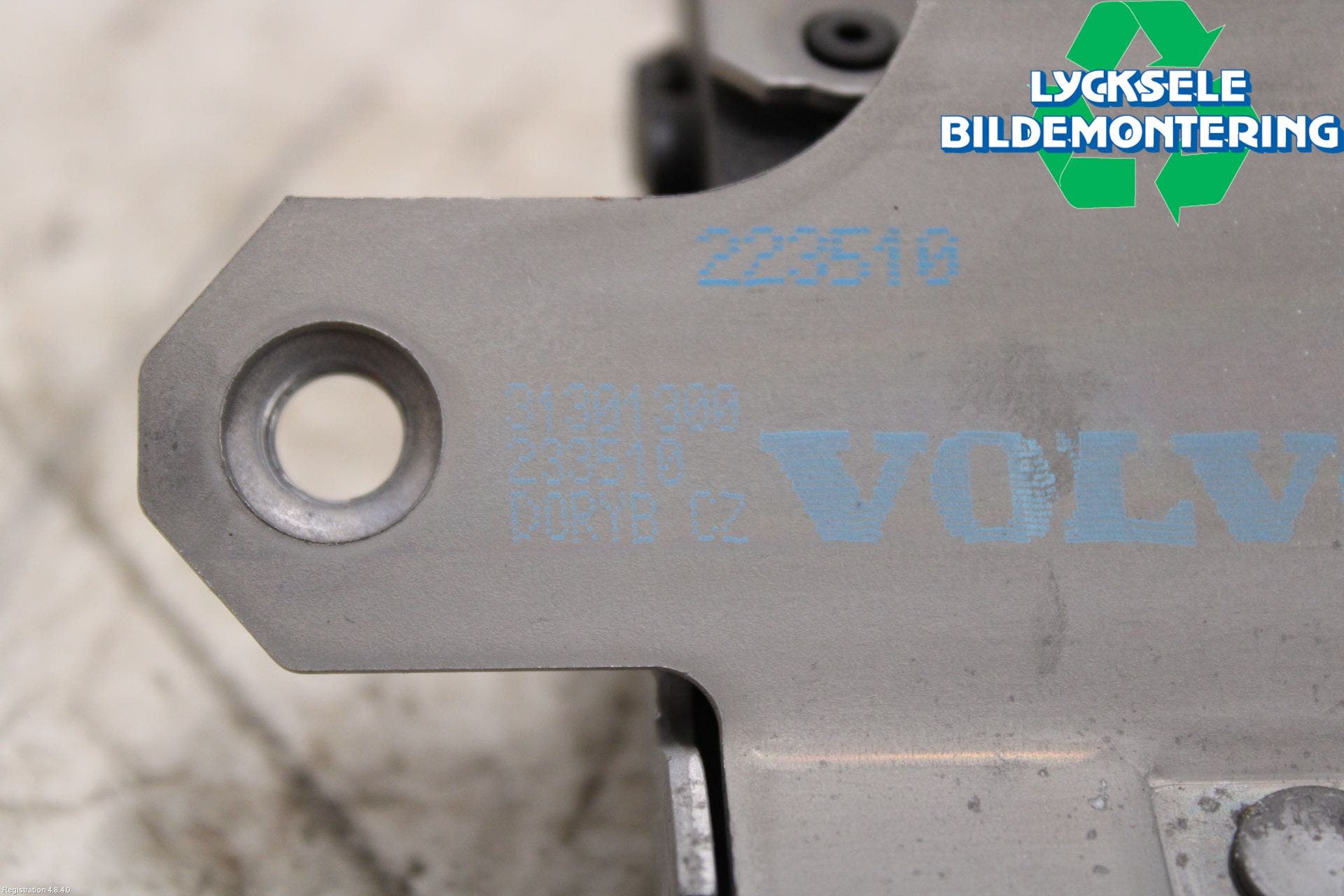 Volvo XC60 09-13 Låskista Baklucka