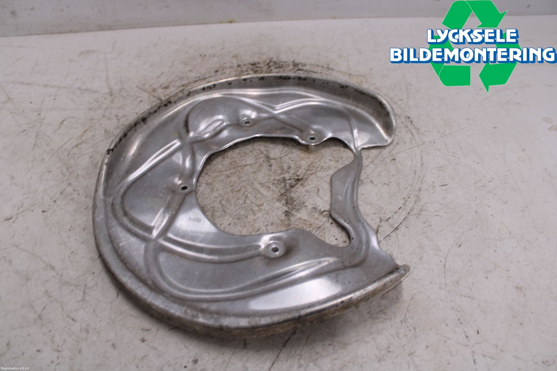 Audi A4/S4 B9 20- Bromssköld Bak