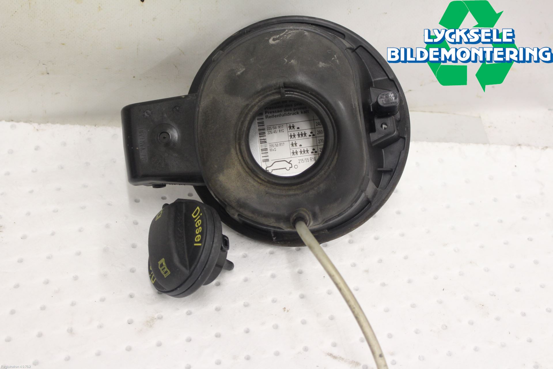 Volkswagen VW PASSAT 15-19 Tanklucka