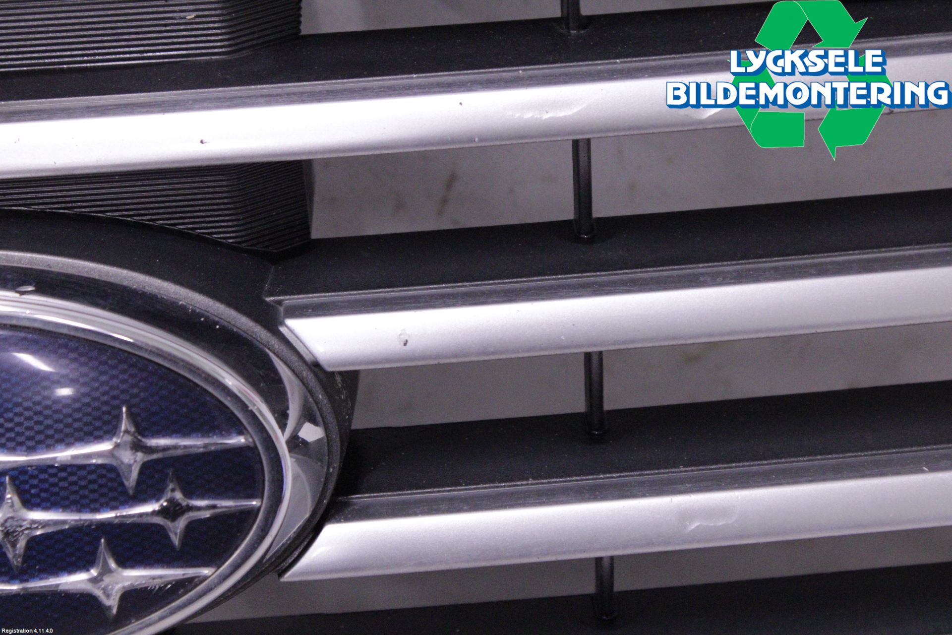 Subaru FORESTER SG 06- Grill Komp