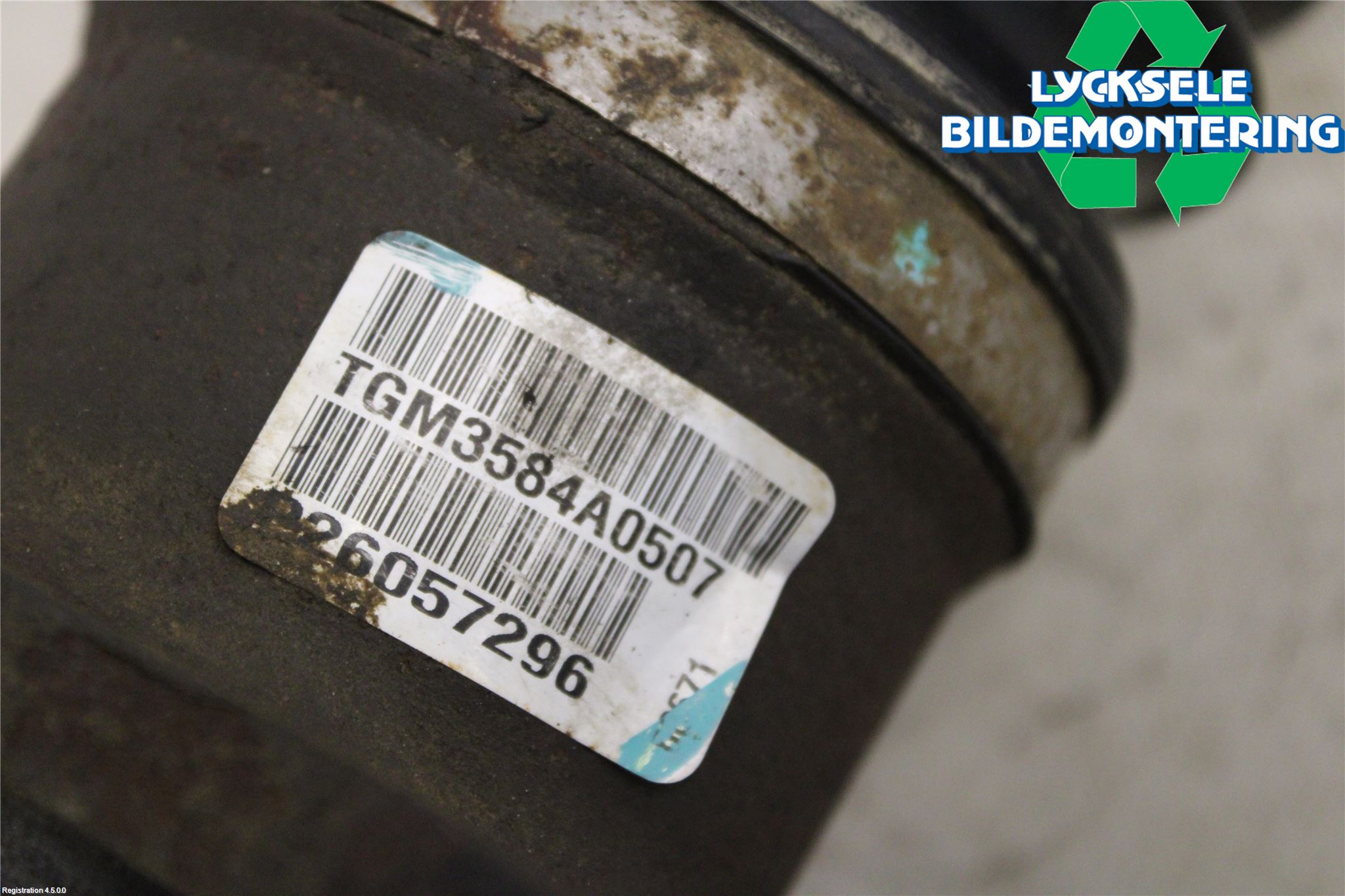 Chevrolet SUBURBAN Drivaxel Fram Vänster