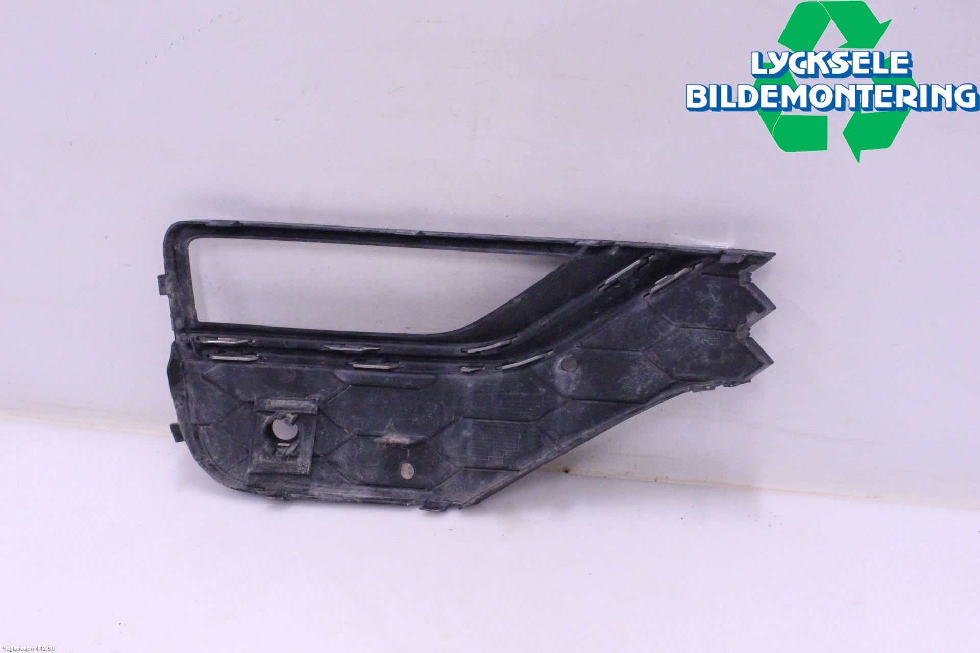 Volkswagen VW AMAROK 2H 10-22 Dimljussarg Fram