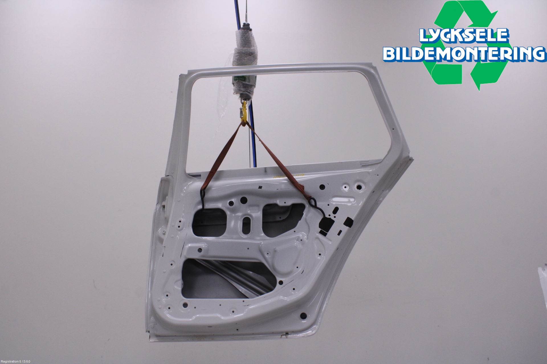 BMW 5 F10/F11/F18 09-17 Dörr Bak Höger