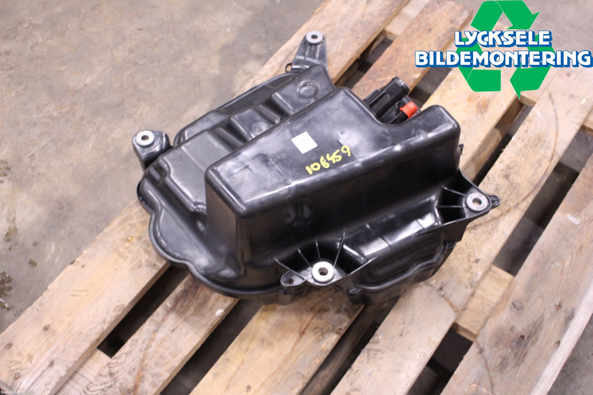 Audi A6 F2/C8 19- Adblue Tank