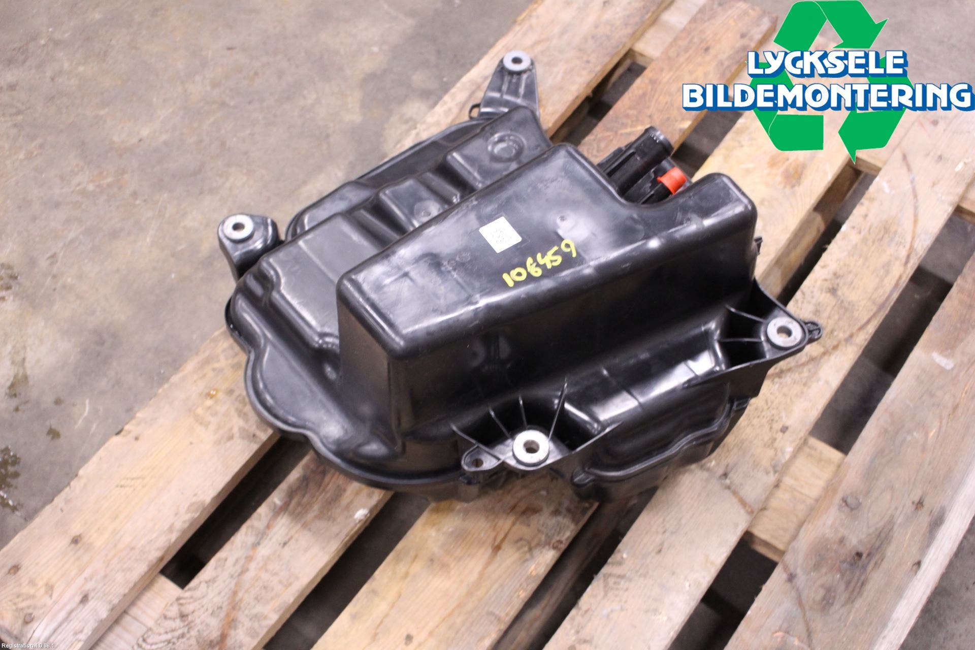 Audi A6 F2/C8 19- Adblue Tank