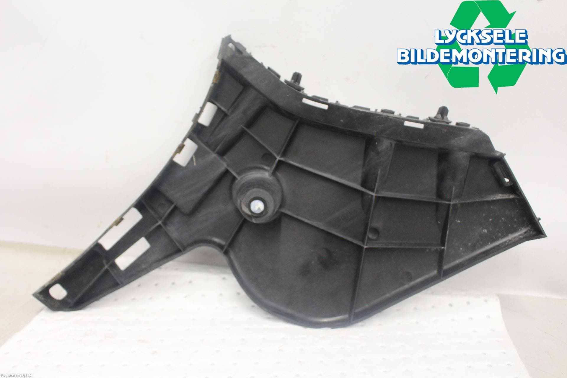 Volvo V60 14-18 Stötfångarfäste Bak Hö