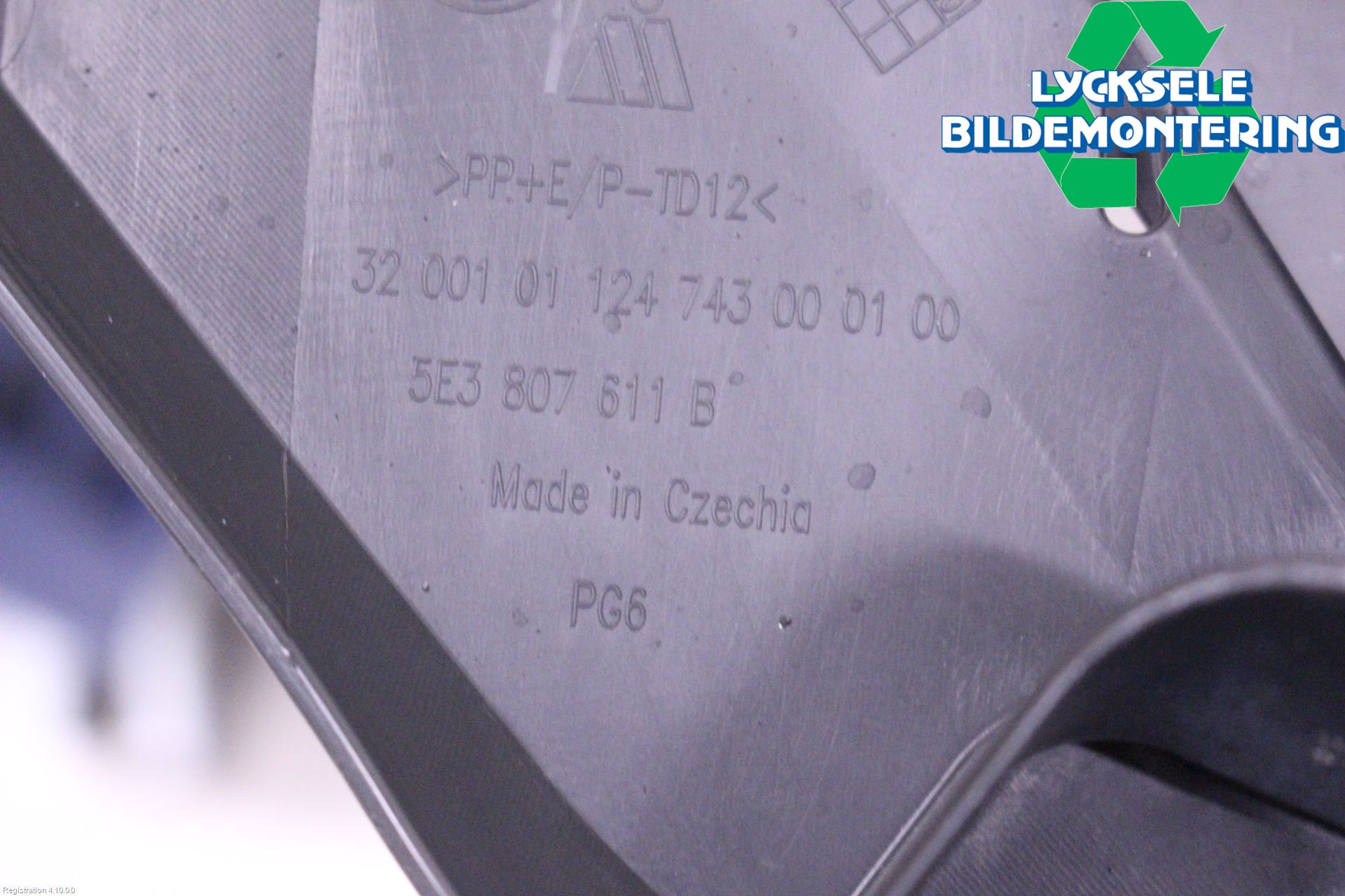 Skoda OCTAVIA (5E) 13-20 Hasplåt Plåt-Plast