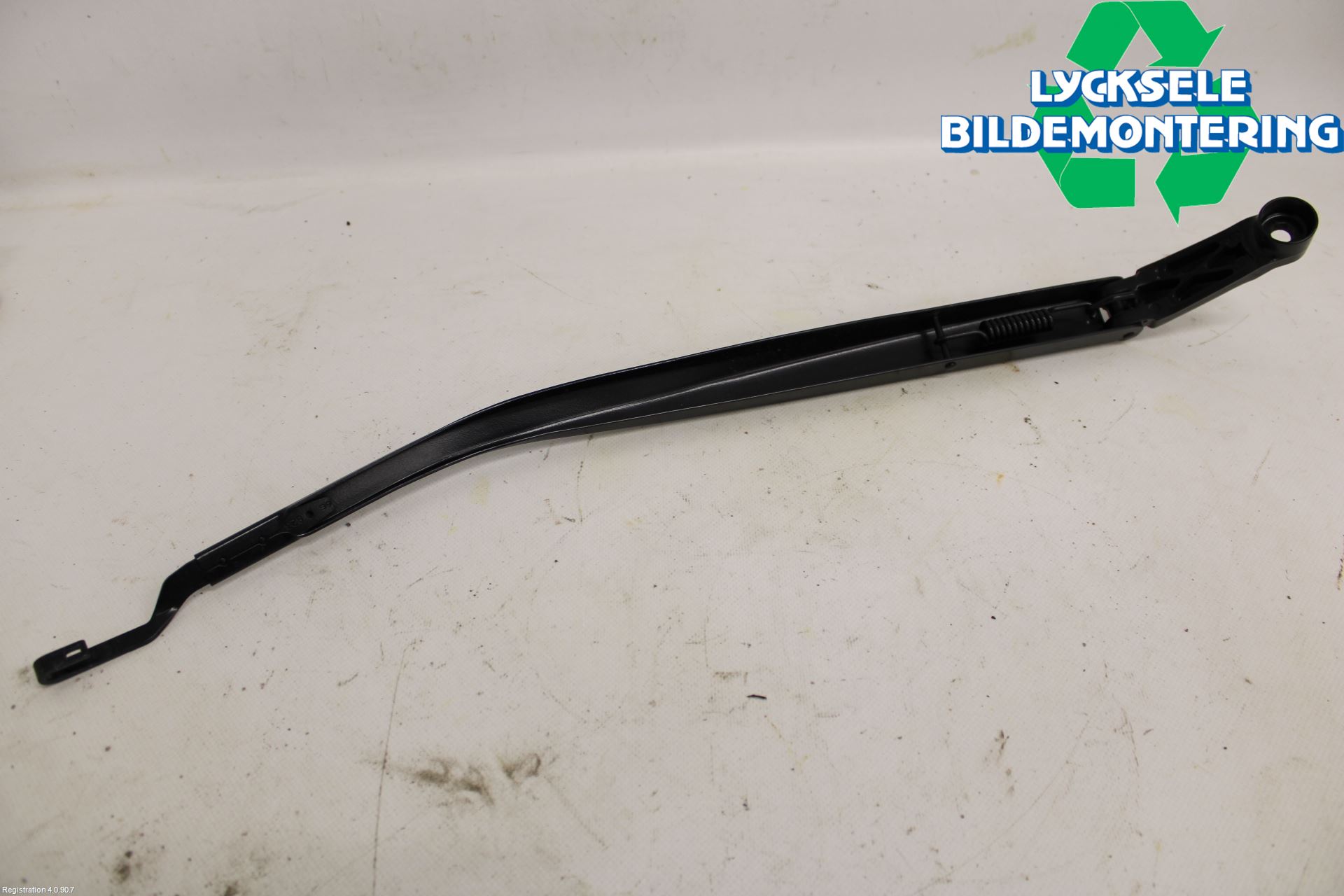 Toyota AURIS 13-19 Torkararm Armar Vindruta